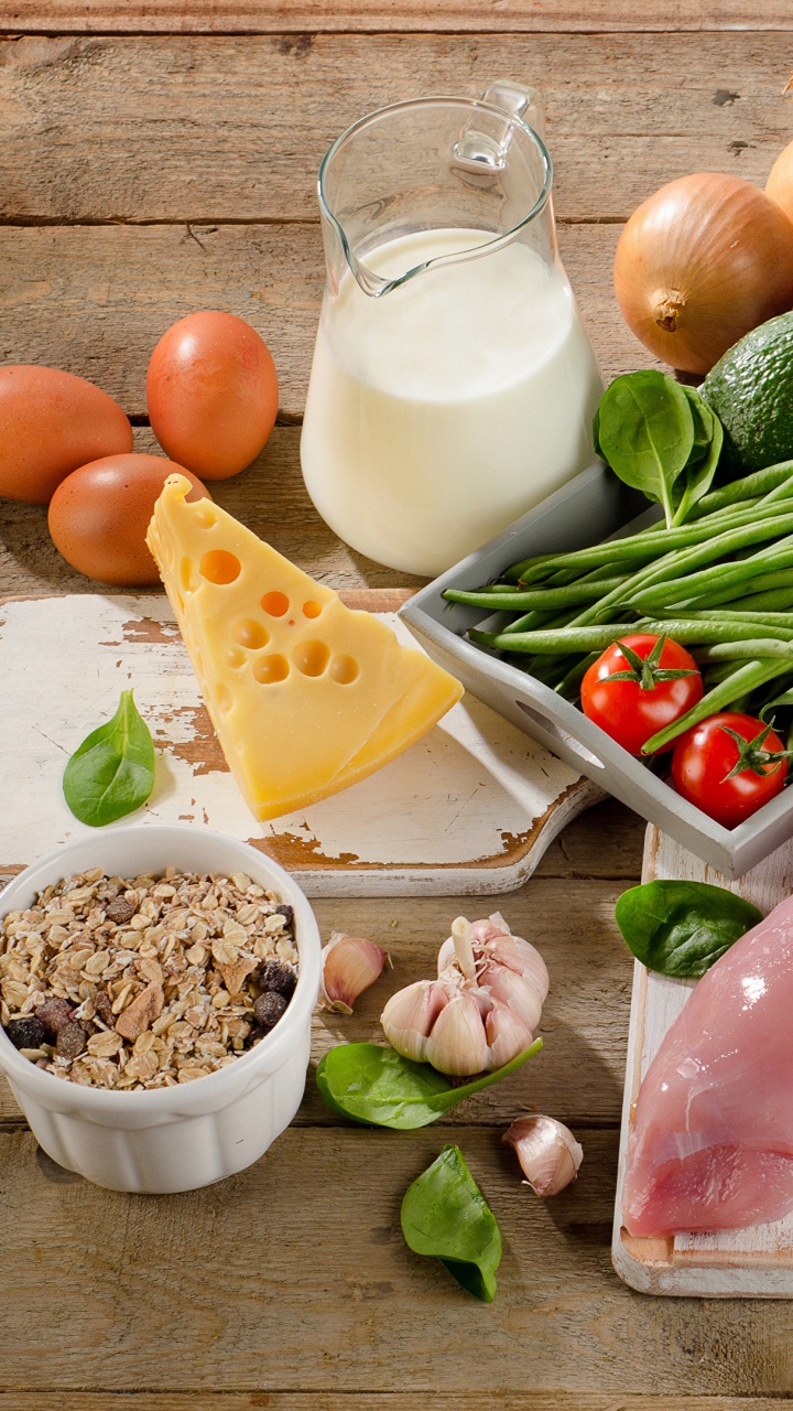 Rote Und Grüne Chilischoten Und Gelbe Zitronenfrüchte. Wallpaper in 720x1280 Resolution