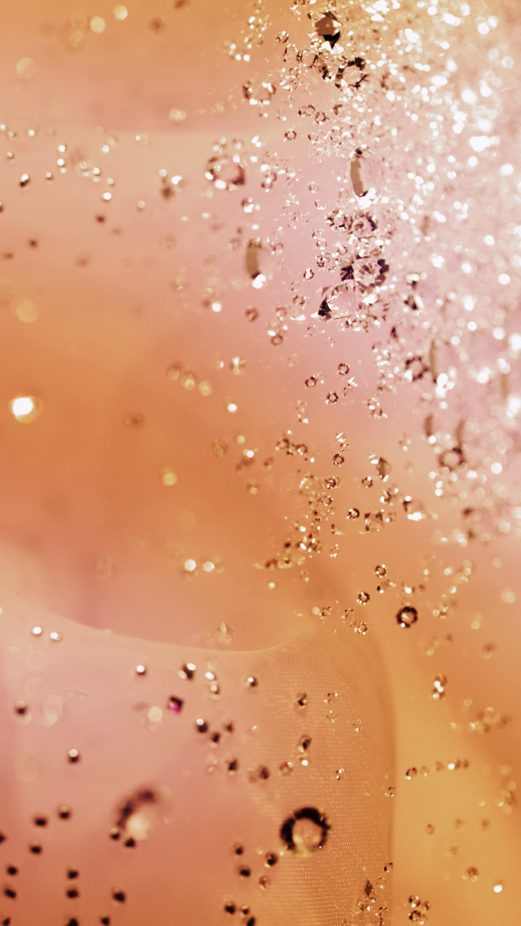 Gouttes D'eau Sur le Verre Pendant la Journée. Wallpaper in 750x1334 Resolution