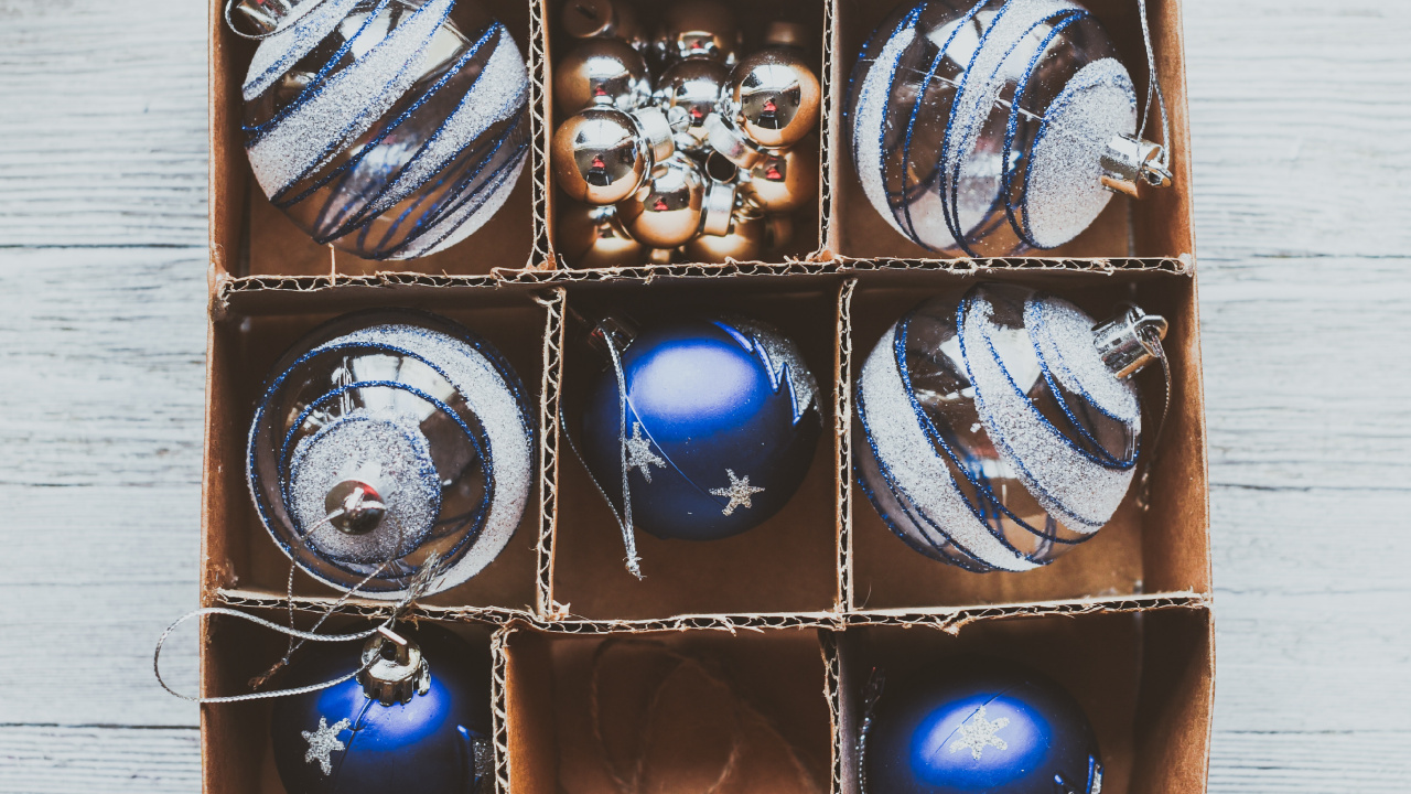 Blue and Silver Baubles in Brown Wooden Box. Wallpaper in 1280x720 Resolution