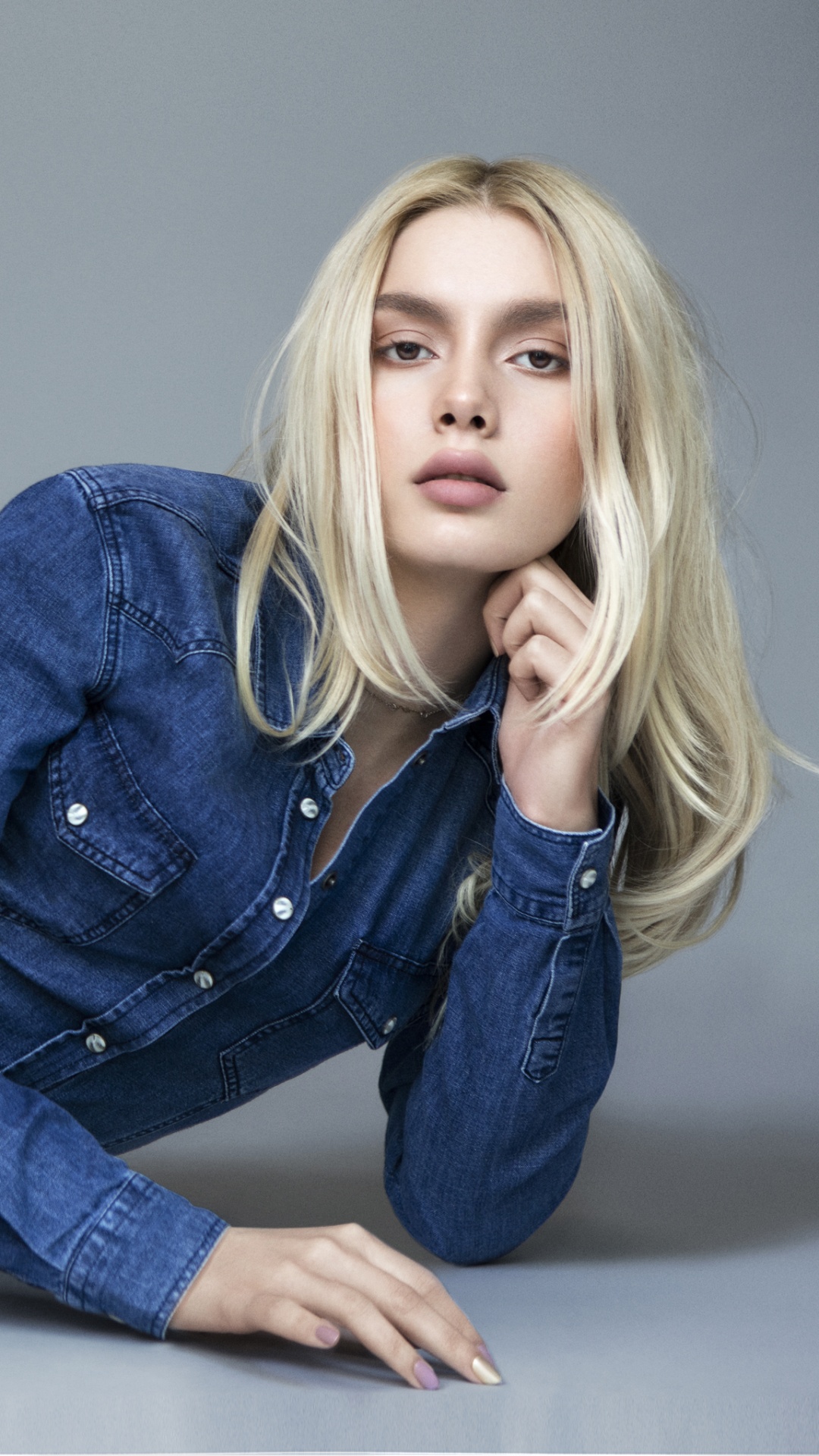 Jeans, Denim, Cheveu, Blond, Séance. Wallpaper in 1080x1920 Resolution