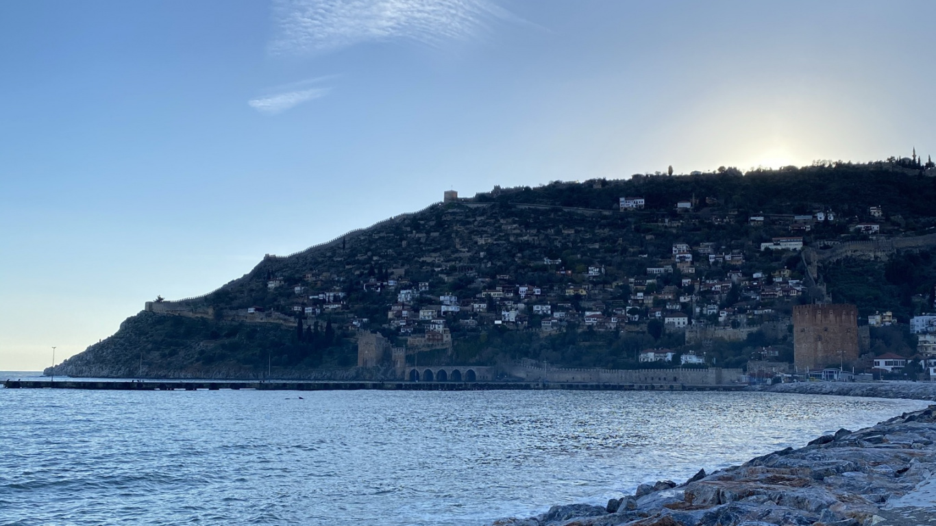 Meer, Wasser, Cloud, Wasserressourcen, Hochland. Wallpaper in 1366x768 Resolution