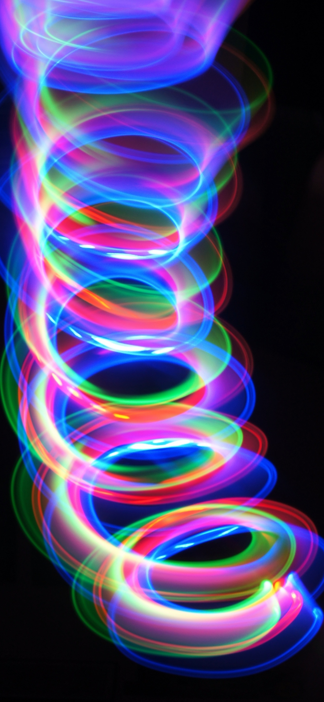 Lila Grünes Und Rosa Licht. Wallpaper in 1242x2688 Resolution