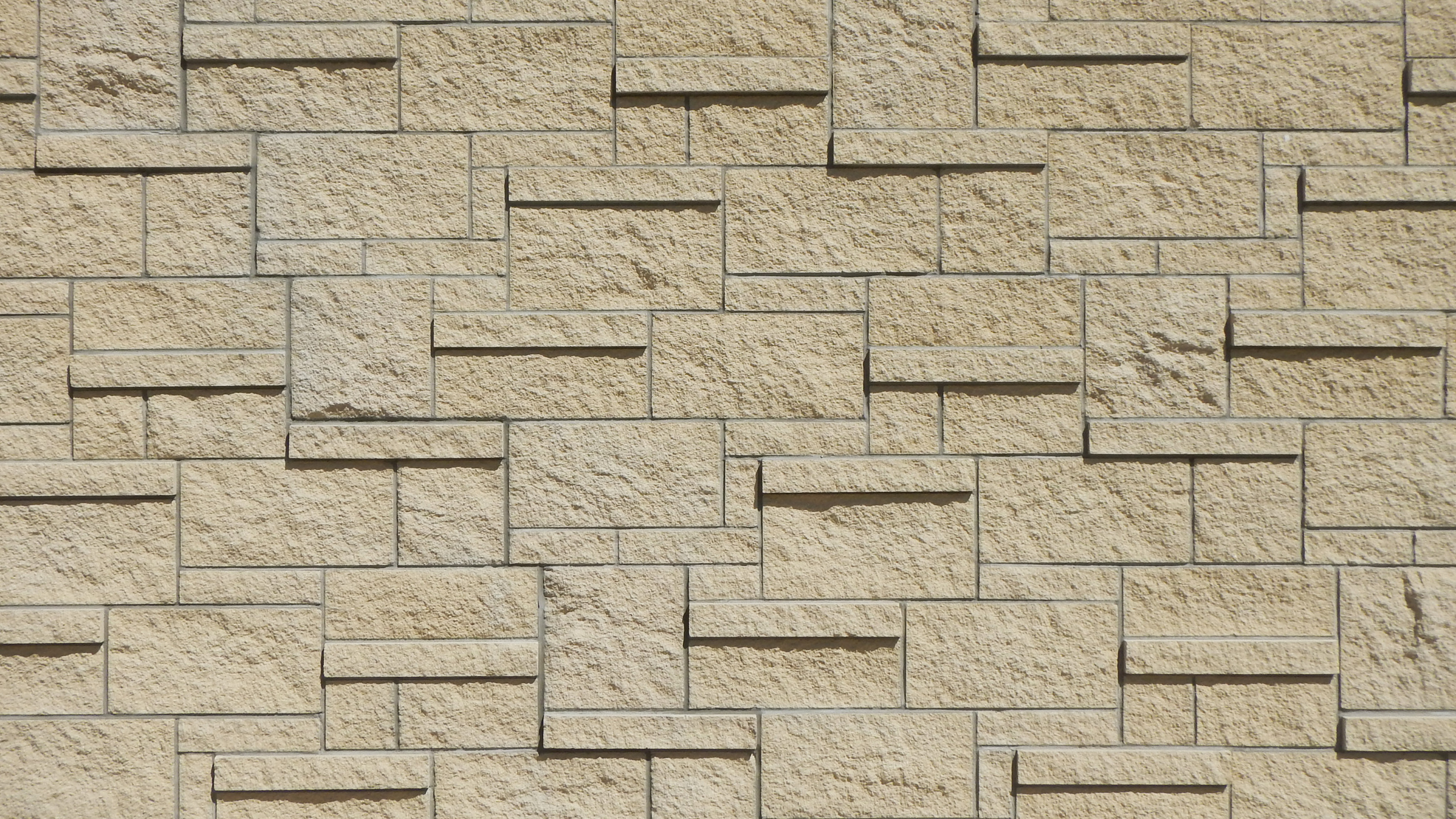 Mur de Briques Brunes Pendant la Journée. Wallpaper in 2560x1440 Resolution