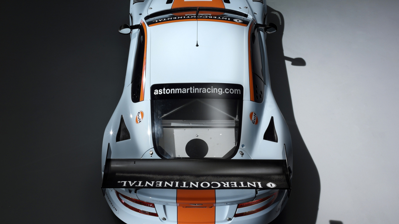 White and Black Porsche 911. Wallpaper in 1366x768 Resolution