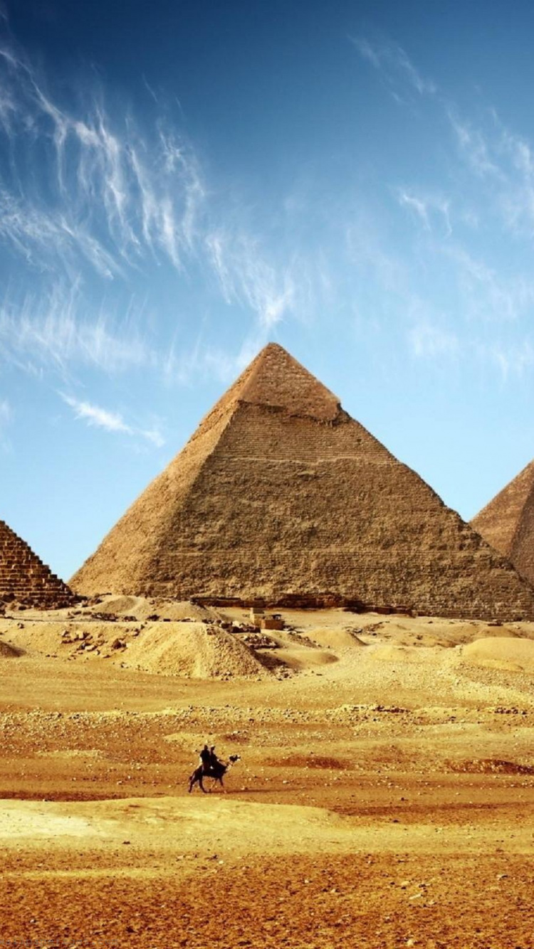 Brown Pyramid Under Blue Sky During Daytime. Wallpaper in 750x1334 Resolution