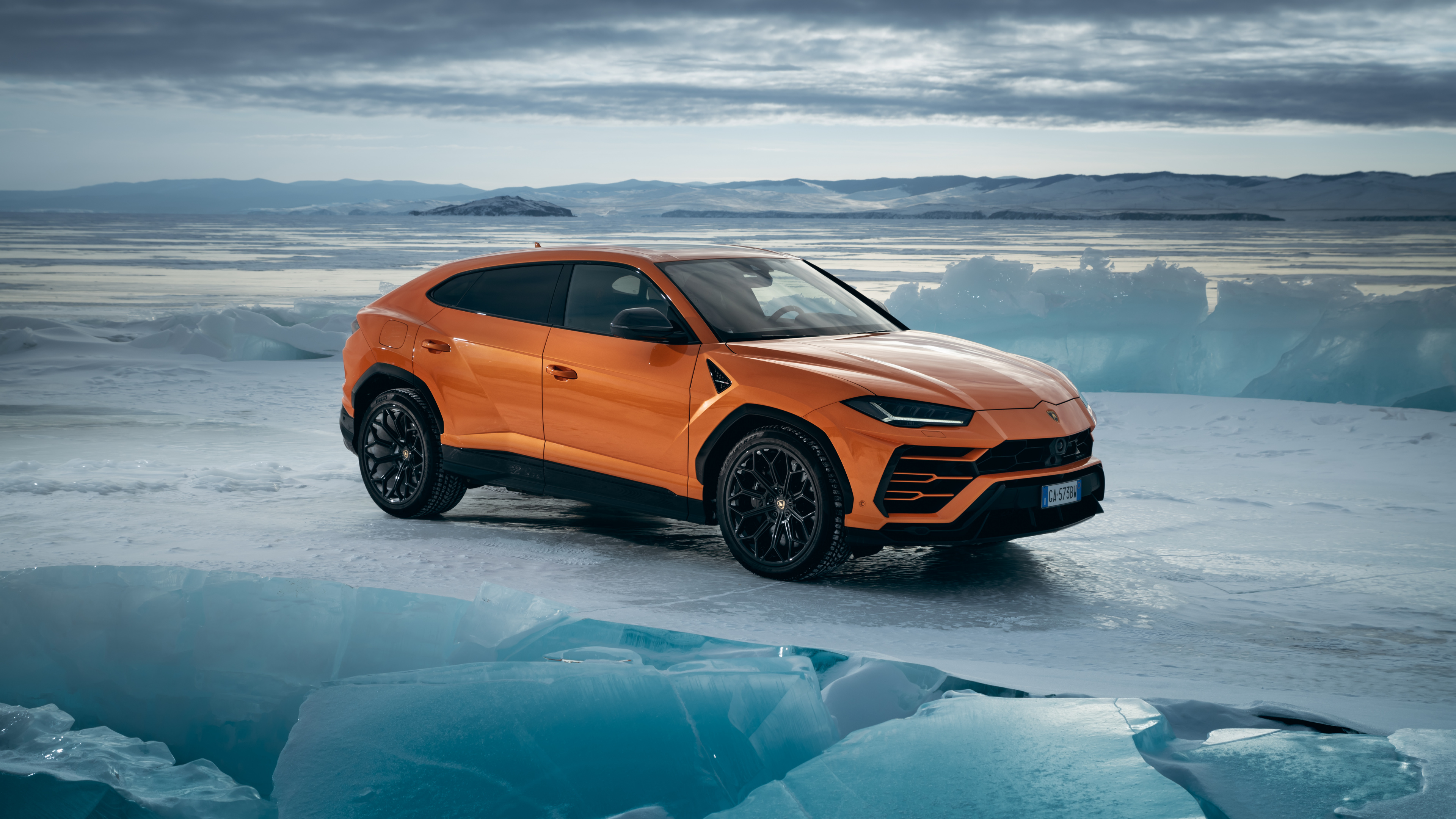 Lamborghini Urus Pearl Capsule Orange. Wallpaper in 3840x2160 Resolution
