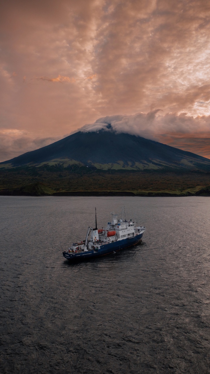 Elivosk, Cloud, Water, Boat, Mountain. Wallpaper in 720x1280 Resolution
