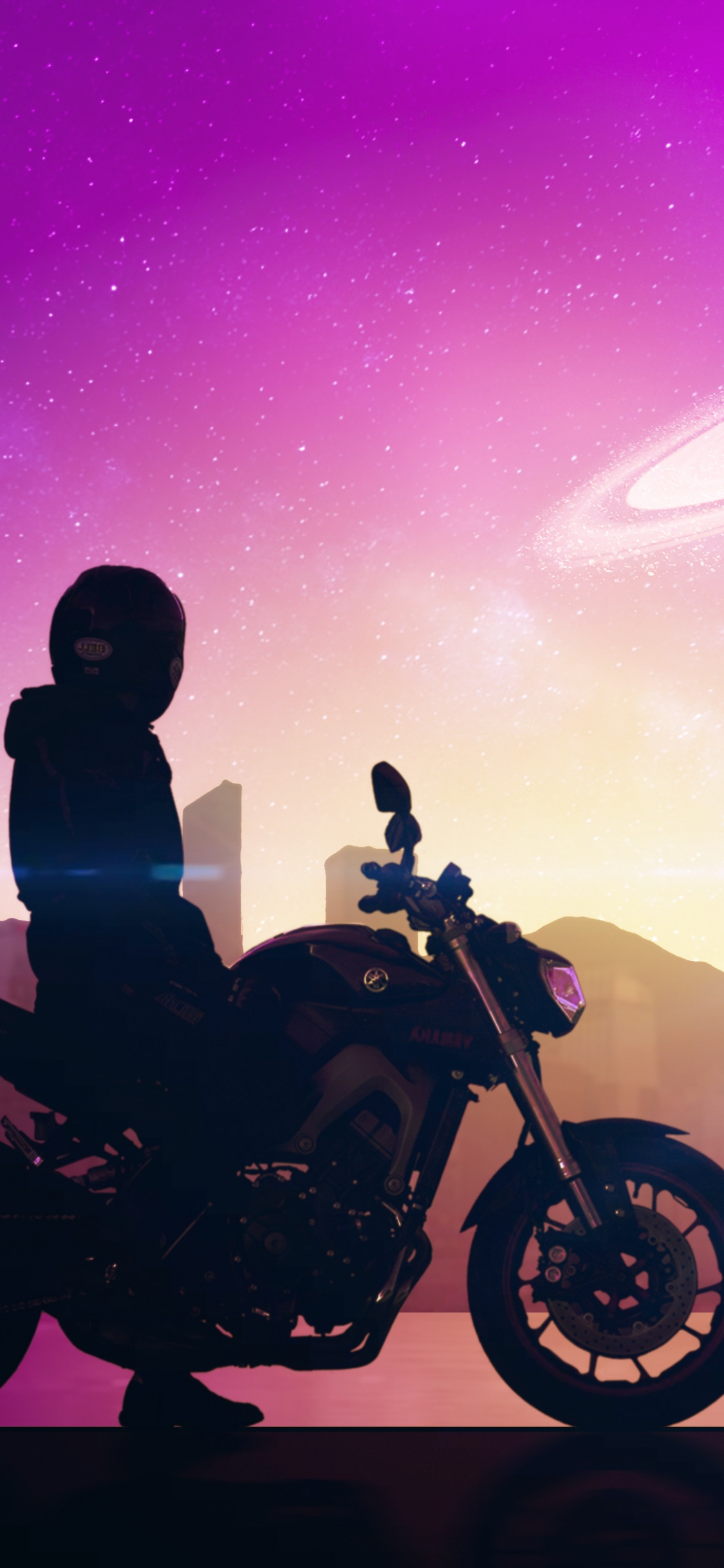 Mann, Der Nachts Motorrad Fährt. Wallpaper in 1125x2436 Resolution