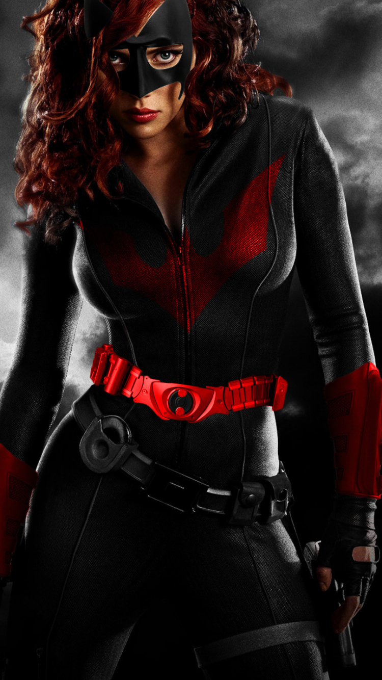 Mujer en Chaqueta de Cuero Negro Con Gafas Rojas. Wallpaper in 750x1334 Resolution