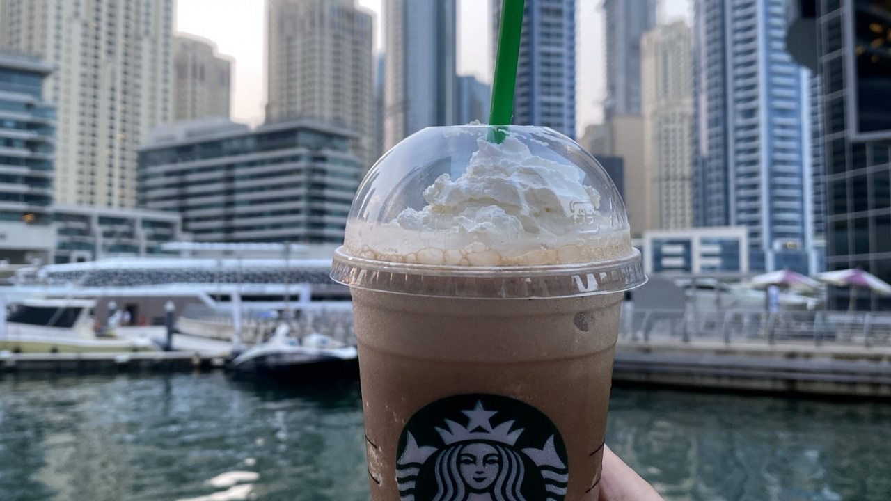 Dubai, Starbucks Logo 2011, Water, Tower Block, Liquid. Wallpaper in 1280x720 Resolution