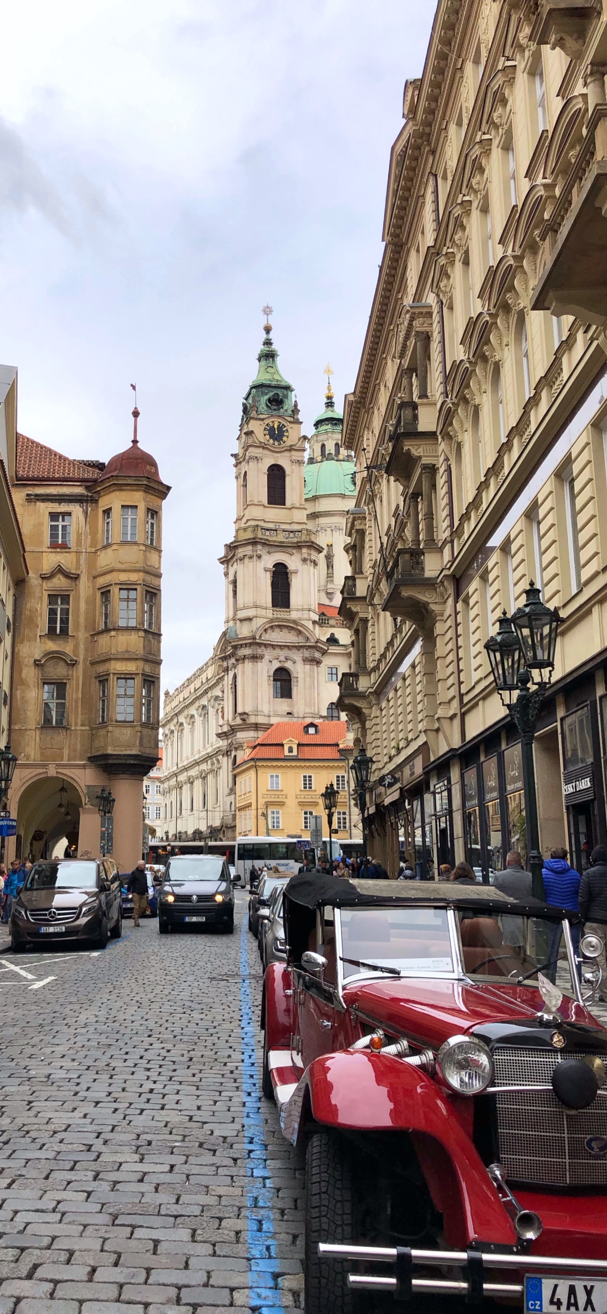 Prague, Roi, Route, Fenêtre, Ville. Wallpaper in 1242x2688 Resolution