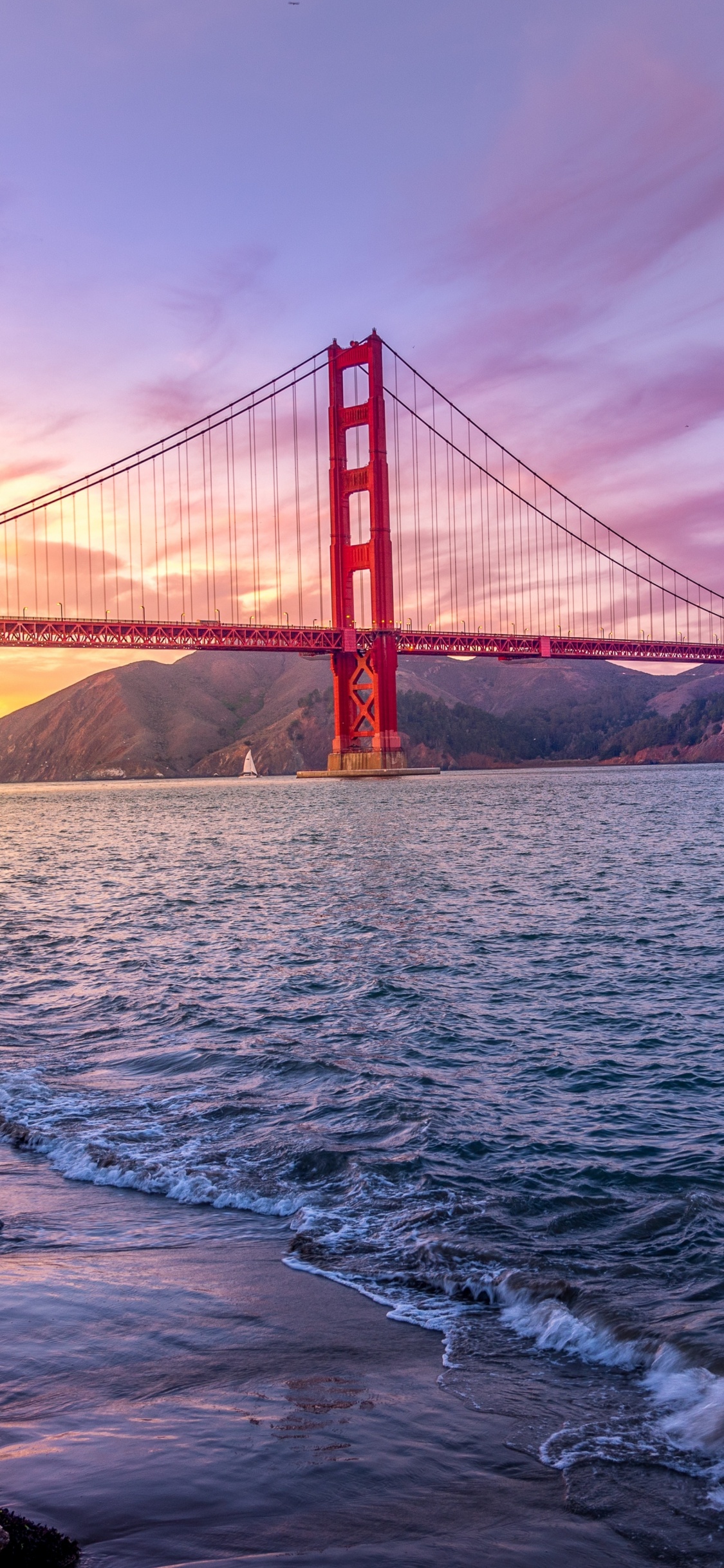 Golden Gate Bridge San Francisco Kalifornien. Wallpaper in 1125x2436 Resolution