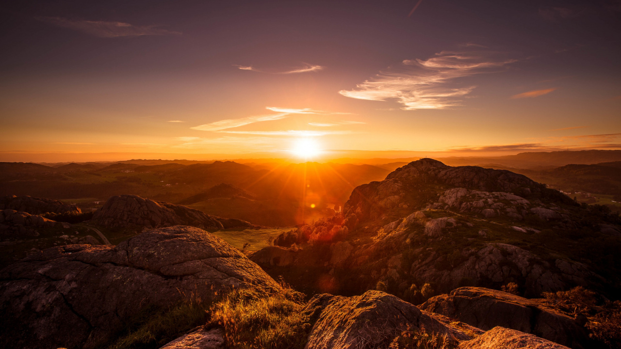 Brown Rocky Mountain During Sunset. Wallpaper in 1280x720 Resolution