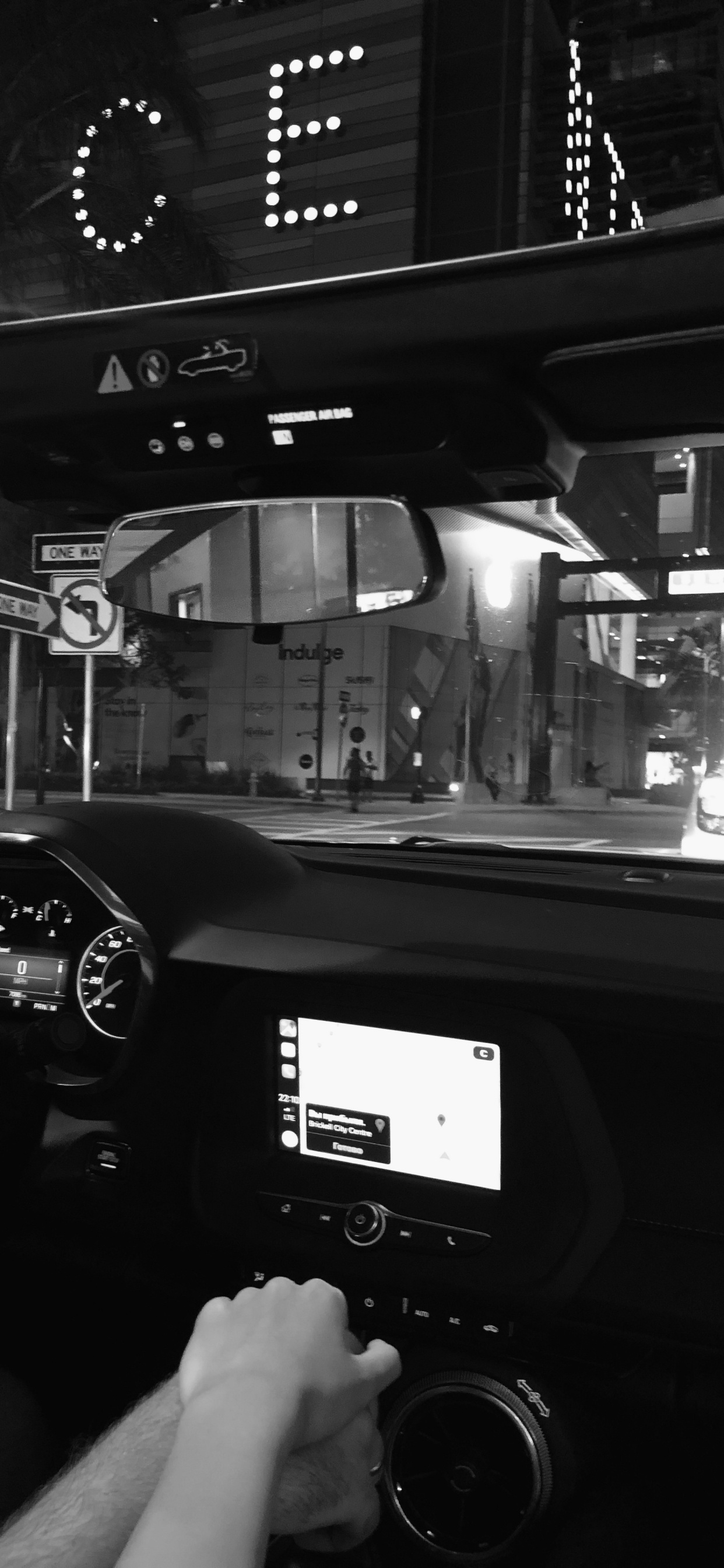 Rey, Transporte, Dispositivo Electrónico, Vidrio, Parte de la Dirección. Wallpaper in 1242x2688 Resolution