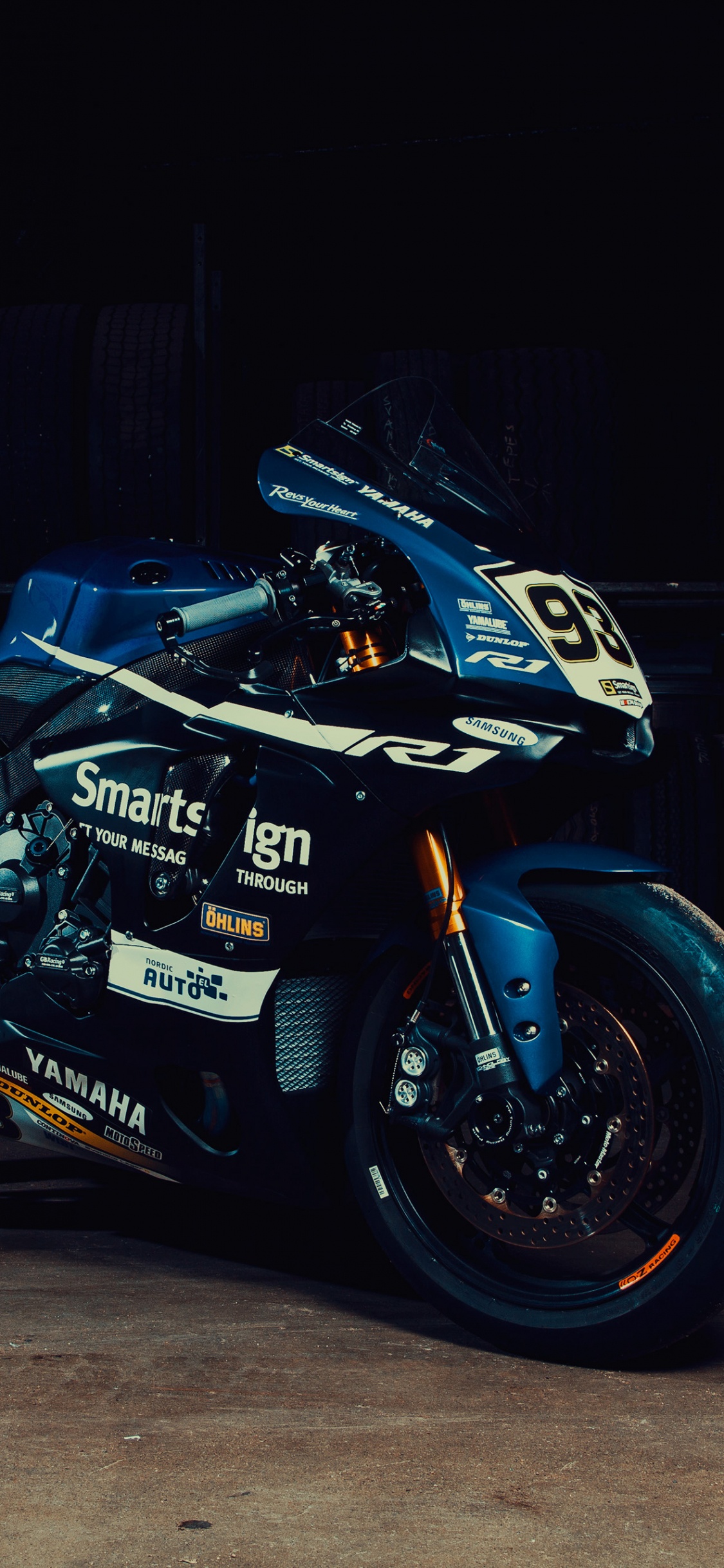 Blue and Black Sports Bike. Wallpaper in 1125x2436 Resolution