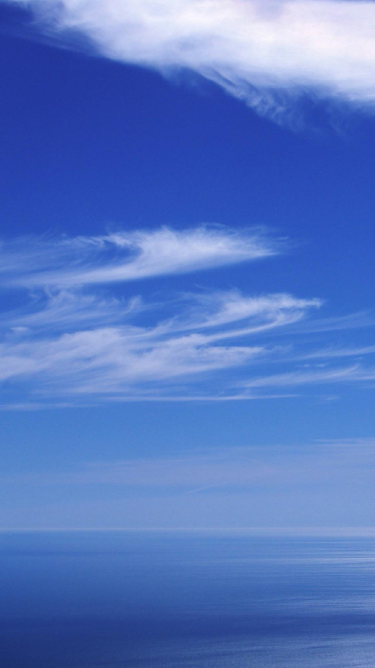 Nubes Blancas y Cielo Azul Durante el Día. Wallpaper in 750x1334 Resolution