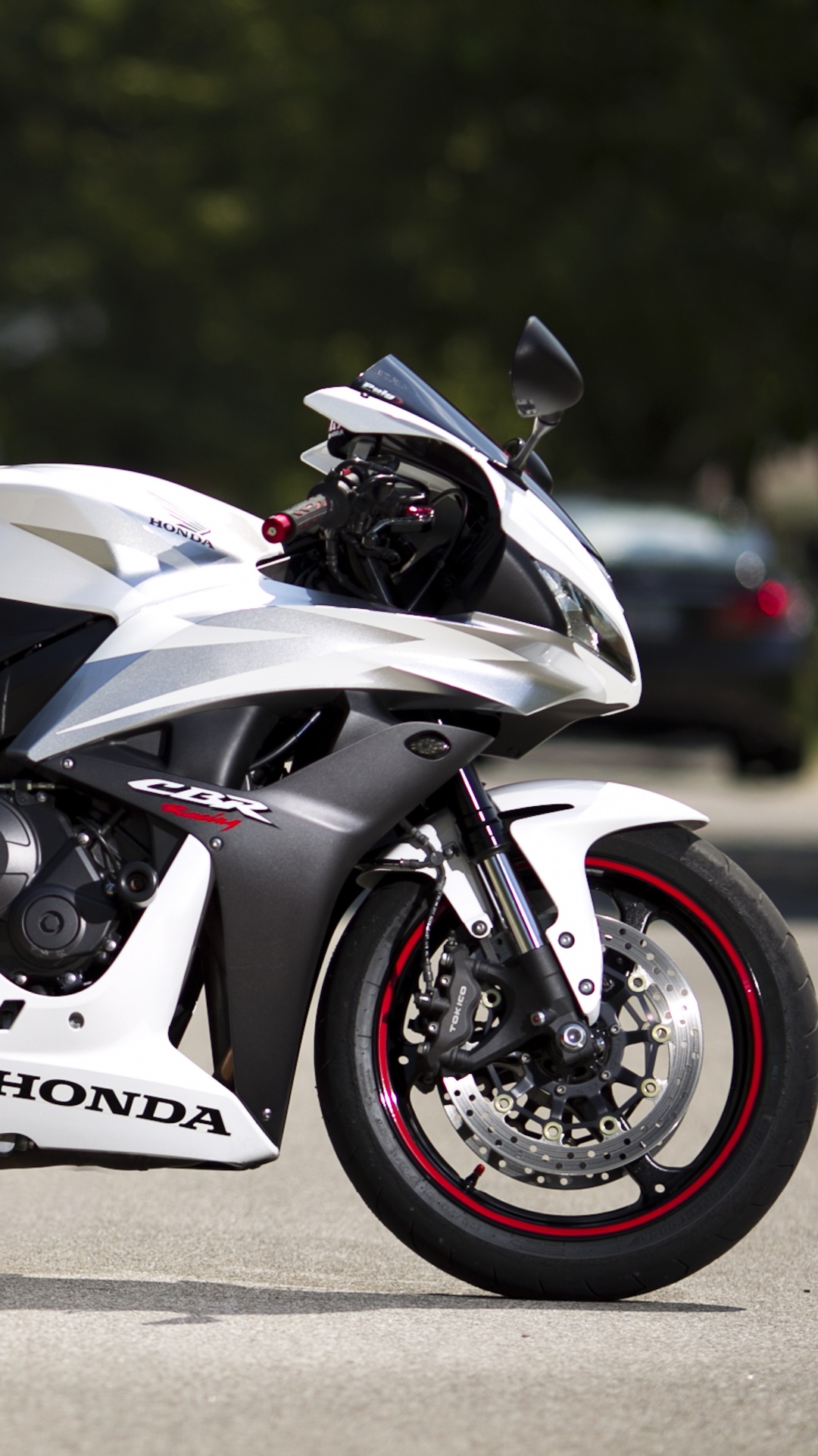 Black and White Sports Bike. Wallpaper in 1080x1920 Resolution