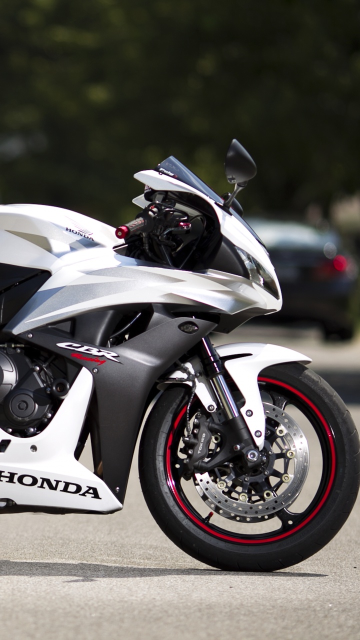 Black and White Sports Bike. Wallpaper in 720x1280 Resolution