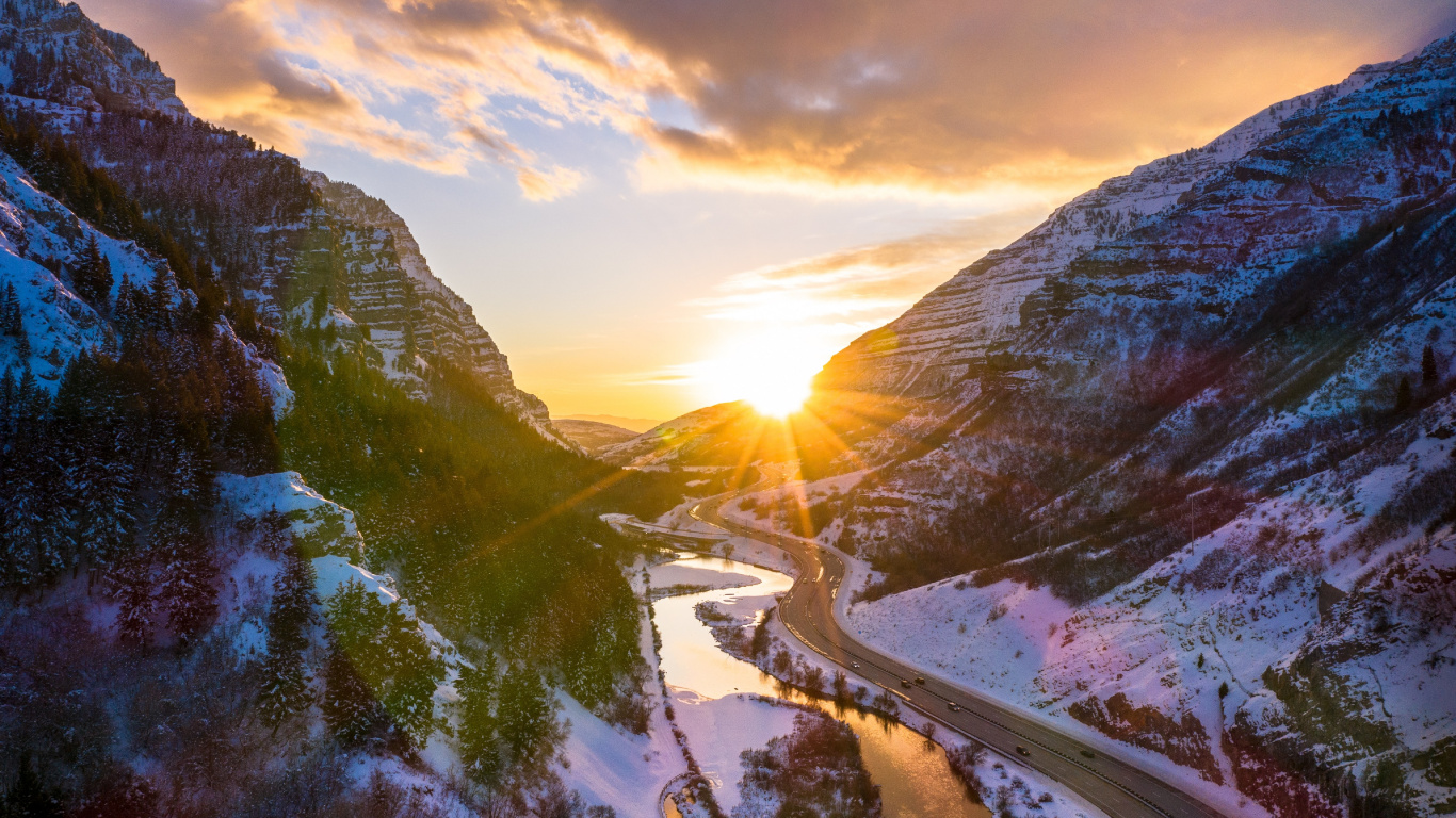 Berge Sonne Und Fluss, Gebirgsfluss, Cloud, Naturlandschaft, Hochland. Wallpaper in 1366x768 Resolution