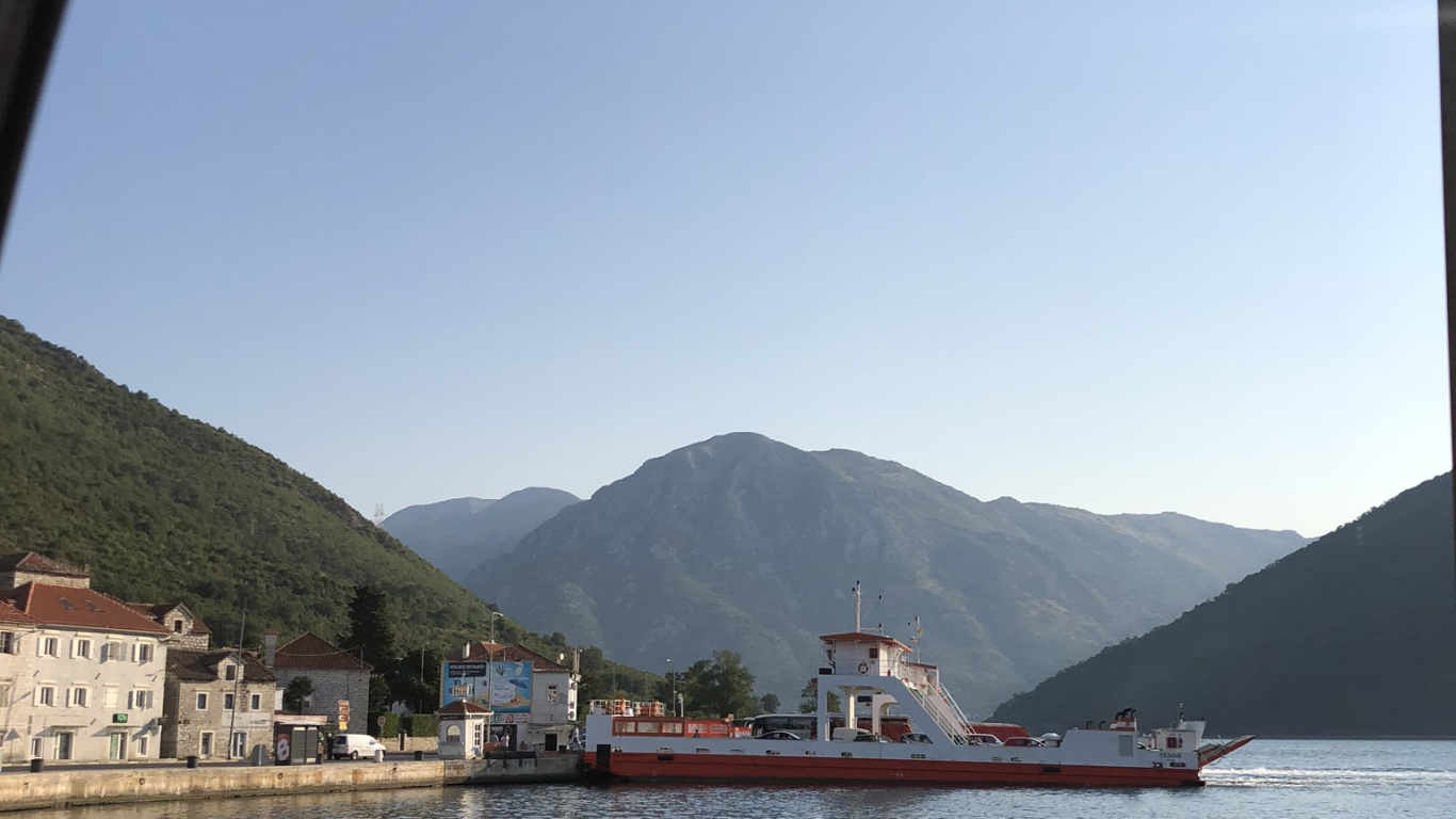 峡湾, 多山的地貌, 山脉, 高地, 反射 壁纸 1366x768 允许