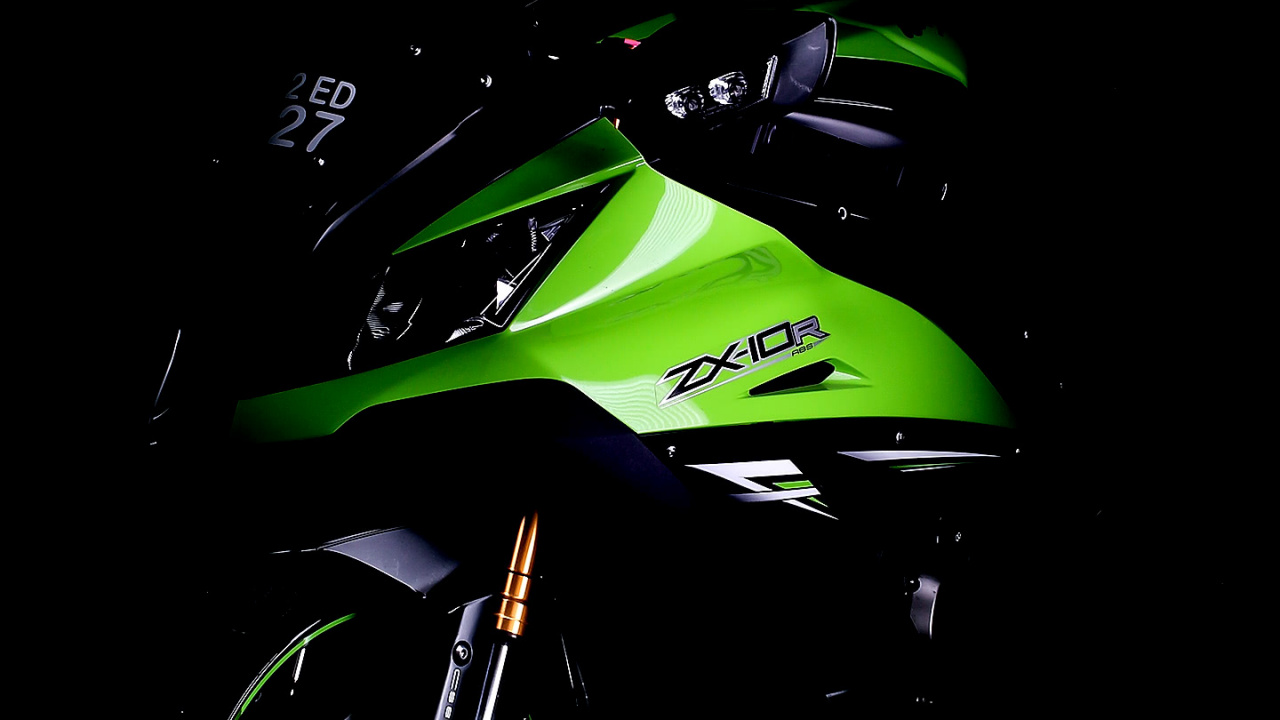 Motorradhelm, Motorrad, Car, Kawasaki Ninja, Bei Den Superbike-Rennen. Wallpaper in 1280x720 Resolution