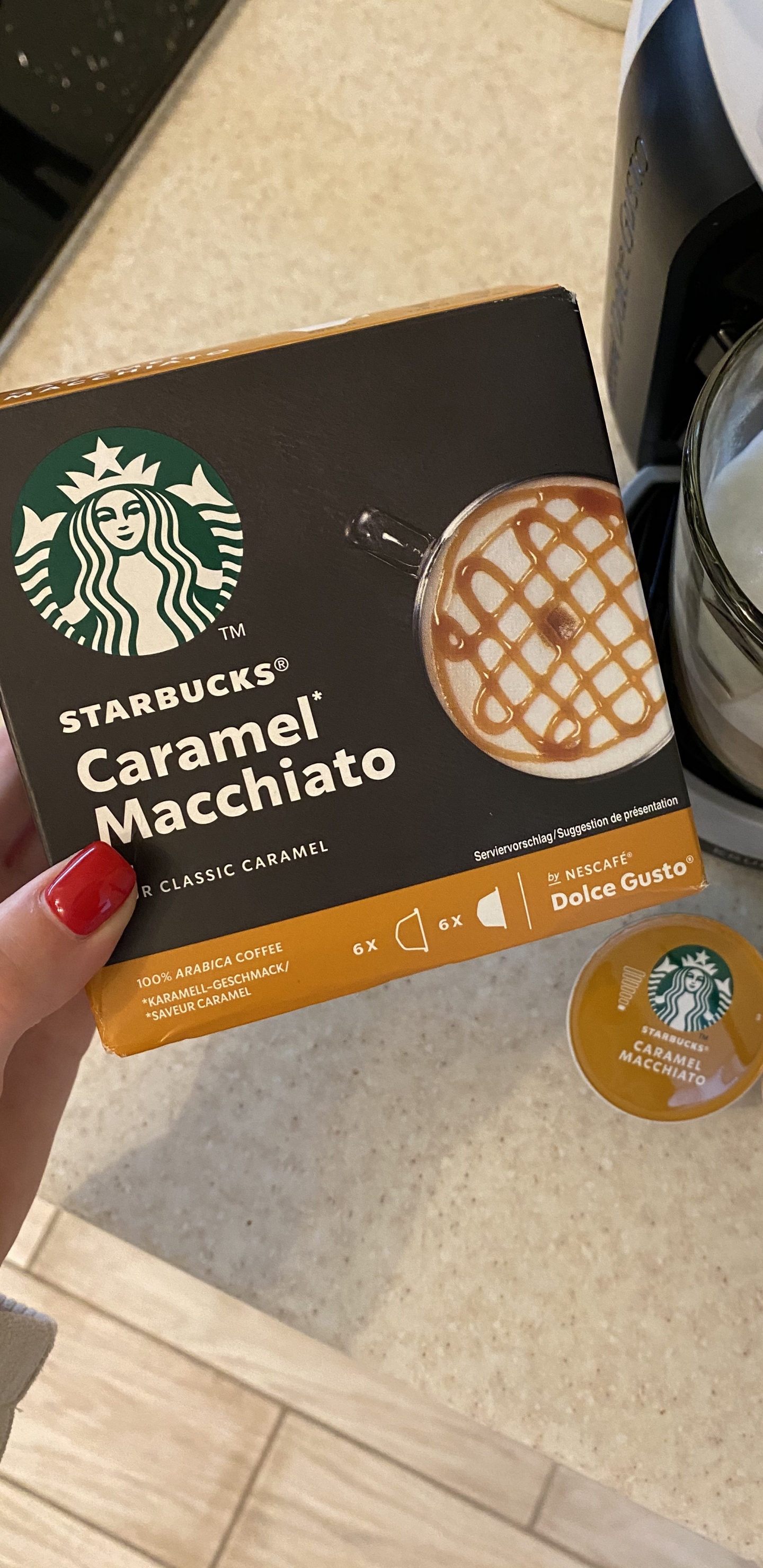 Starbucks Neues Logo 2011, Firmenzeichen, Nagel, Kaffee, Flasche. Wallpaper in 1440x2960 Resolution