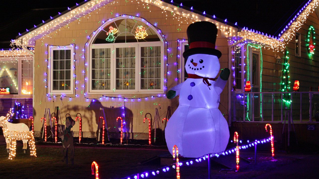 Les Lumières de Noël, Le Jour De Noël, Nuit, Décoration de Noël, Lumière. Wallpaper in 1280x720 Resolution