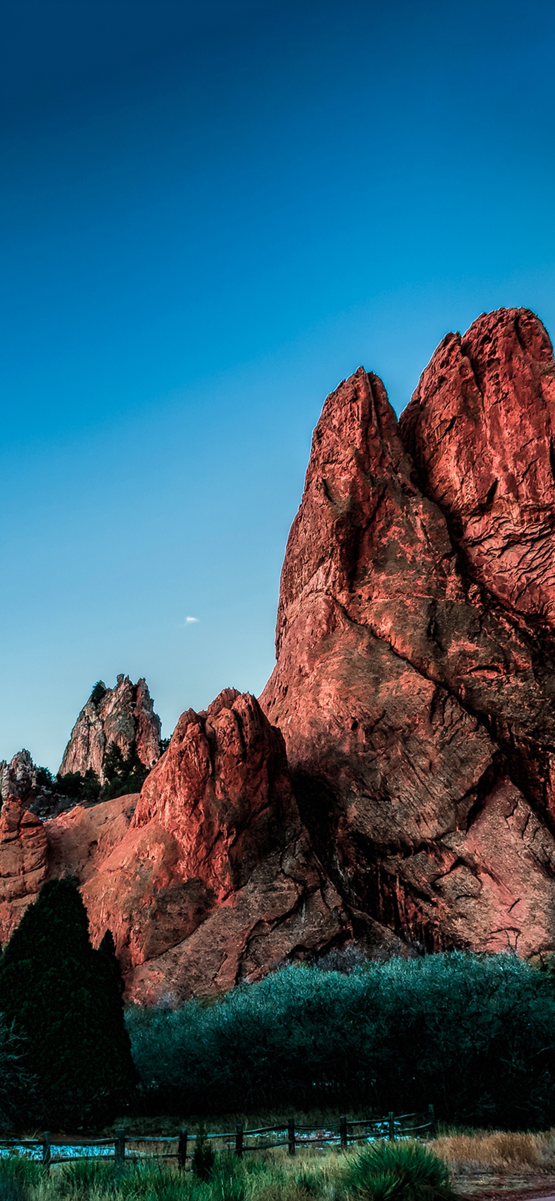 Ios, Ios 16, Manzana, Montaña, Azure. Wallpaper in 1125x2436 Resolution