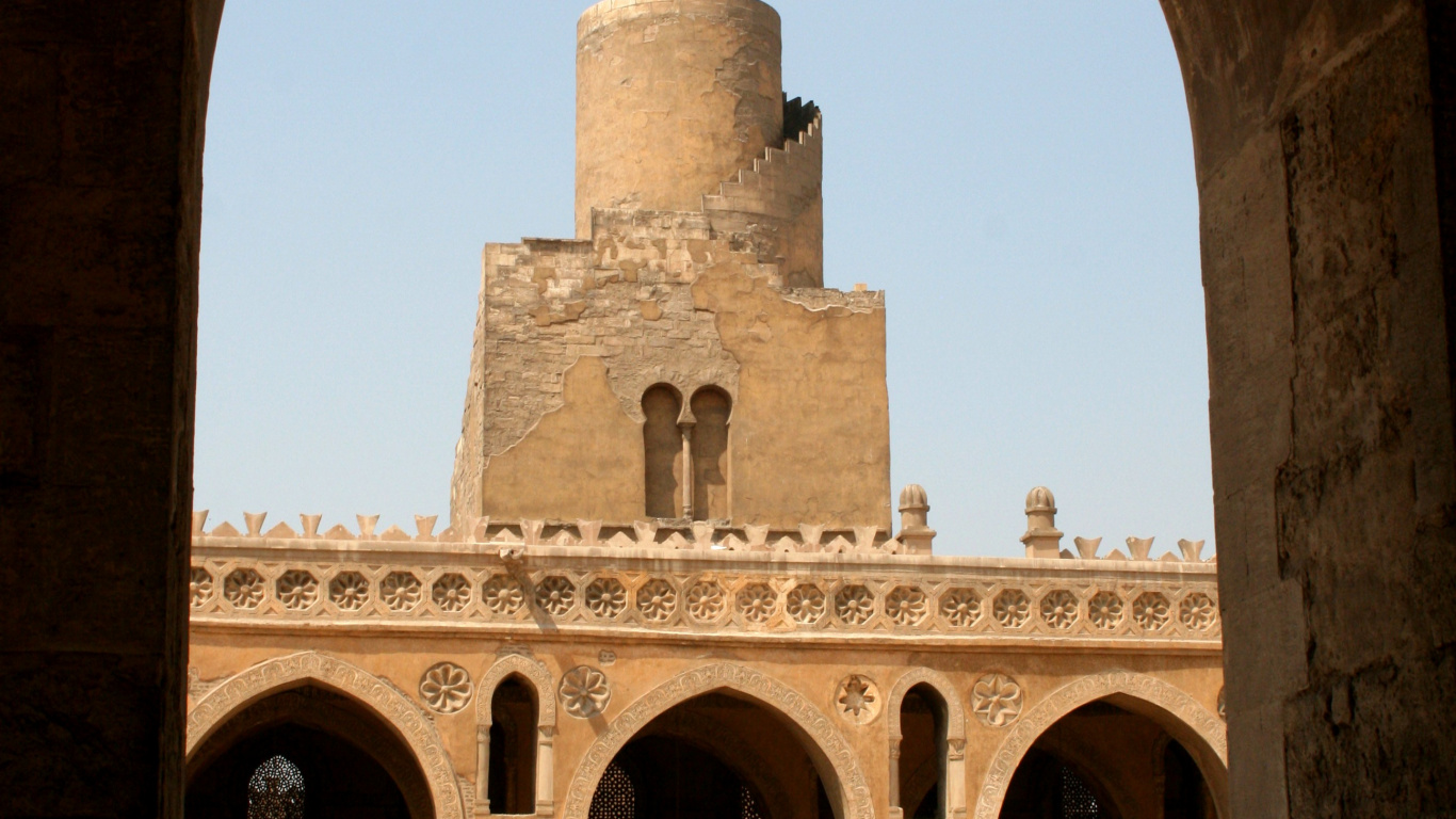 Bâtiment en Béton Brun Pendant la Journée. Wallpaper in 1366x768 Resolution