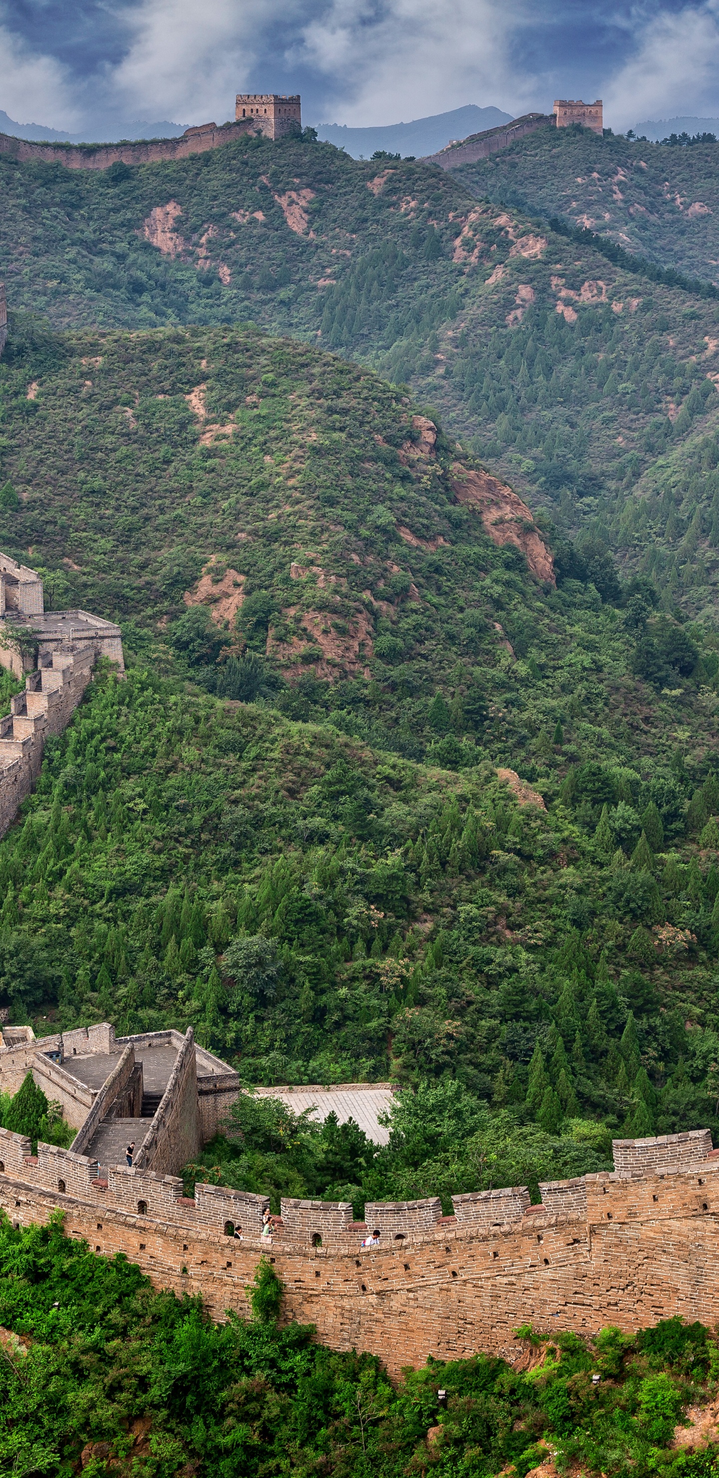 Aerial View of Green Trees and Brown Concrete Building During Daytime. Wallpaper in 1440x2960 Resolution