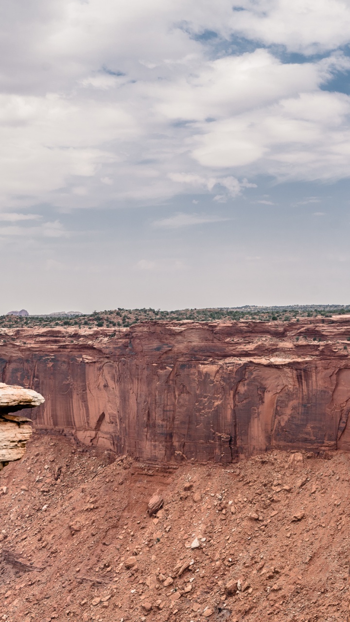 Brown Rock Formation Under Blue Sky During Daytime. Wallpaper in 720x1280 Resolution