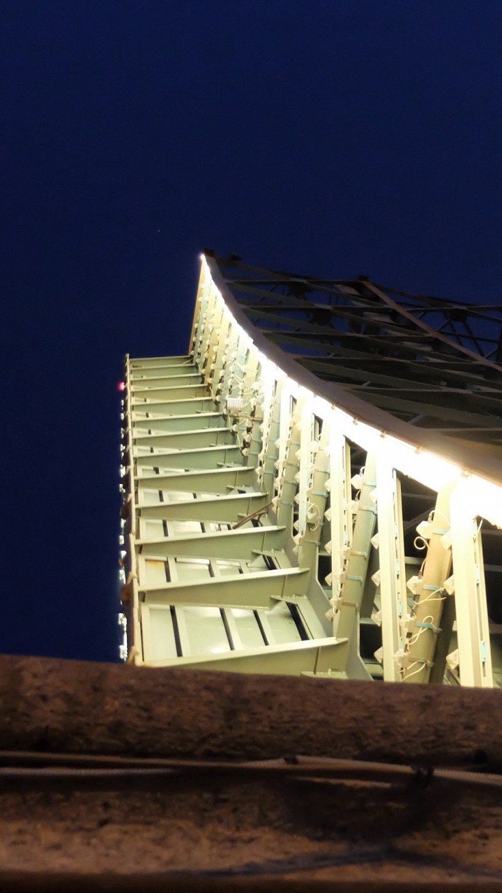 里程碑, 建筑, 大都会, 屋顶, 瓦河 壁纸 720x1280 允许