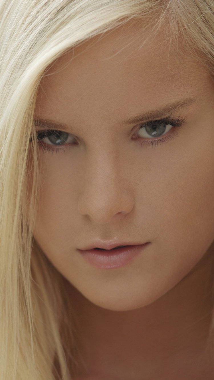 Marry Queen, Hair, Blond, Hairstyle, Beauty. Wallpaper in 750x1334 Resolution