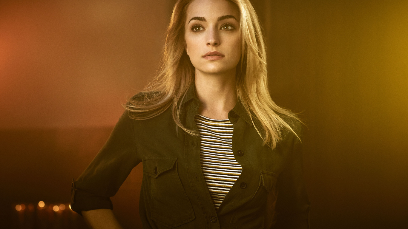 Woman in Black Button up Shirt. Wallpaper in 1366x768 Resolution