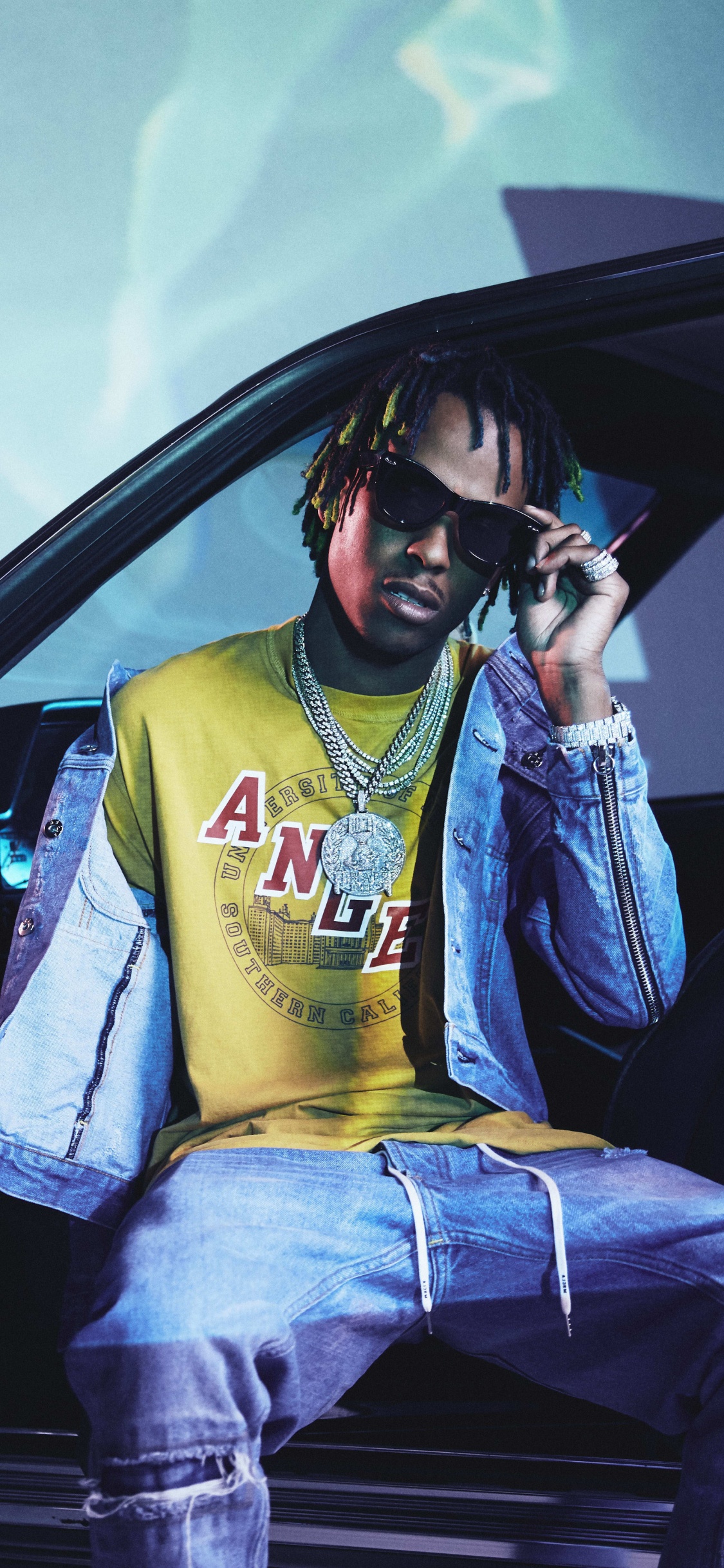 Jeté D'automne, la Musique Hip Hop, Rappeur, Jaune, Voiture. Wallpaper in 1125x2436 Resolution