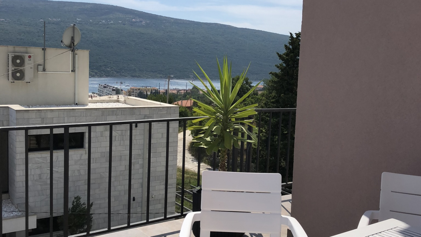 Balcon, Appartement Penthouse, Immobilier, Toit, Copropriété. Wallpaper in 1366x768 Resolution