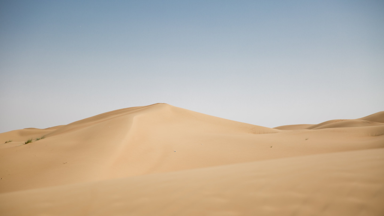 Brown Sand Under Blue Sky During Daytime. Wallpaper in 1280x720 Resolution