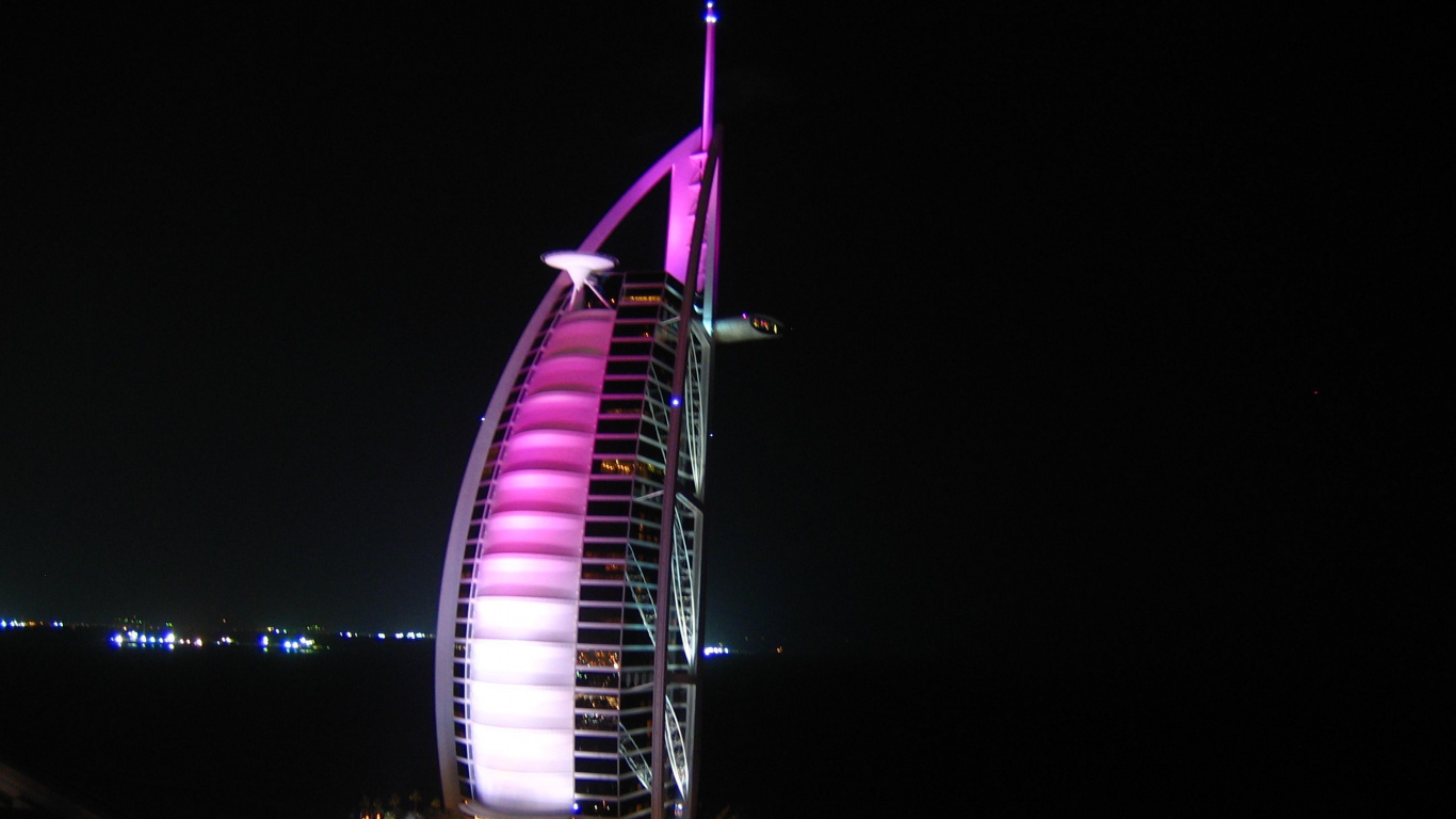 Grande Roue Blanche et Violette Pendant la Nuit. Wallpaper in 1366x768 Resolution