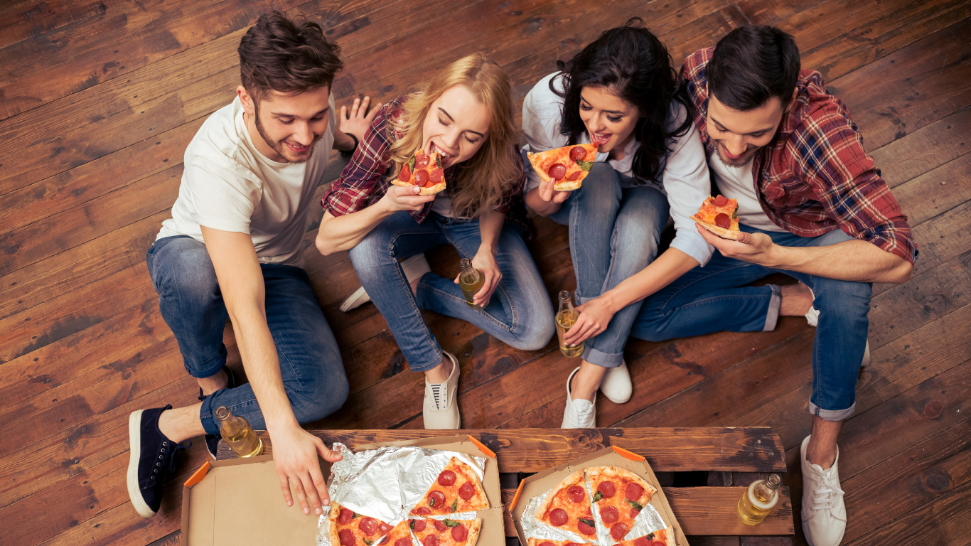 Pizza, Essen, Spaß, Lebensmittel, Erholung. Wallpaper in 1366x768 Resolution