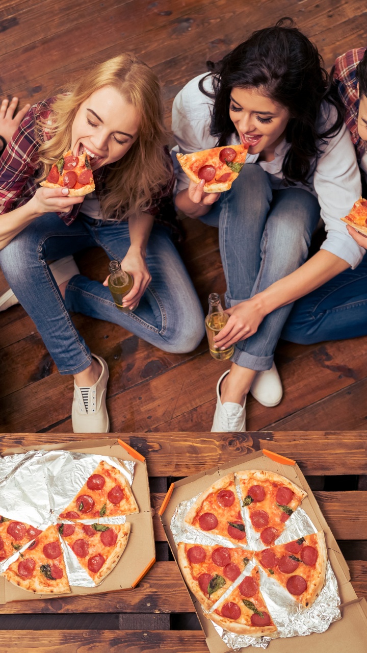 Pizza, Italian Cuisine, Eating, Fun, Food. Wallpaper in 720x1280 Resolution