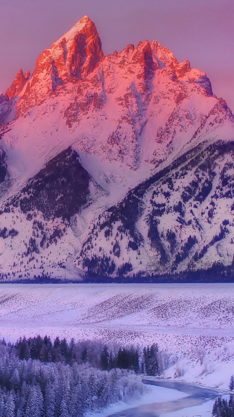 Montagne Couverte de Neige Pendant la Journée. Wallpaper in 750x1334 Resolution