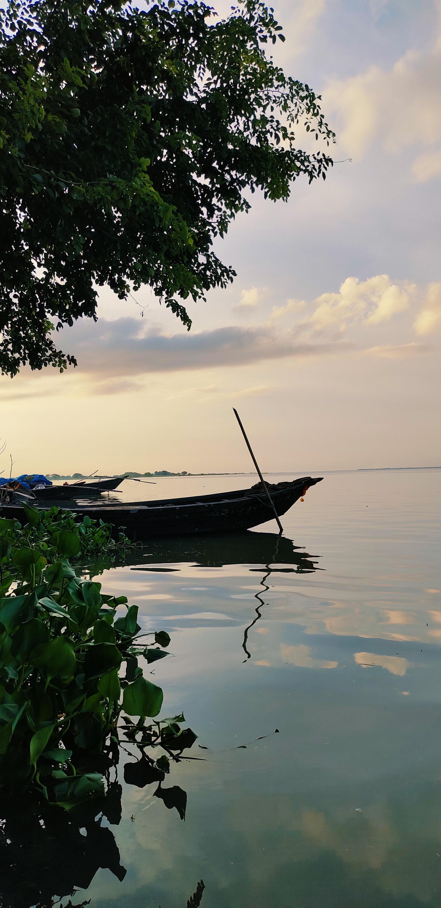 Eau, Bateau, Les Ressources en Eau, Paysage Naturel, Lac. Wallpaper in 1440x2960 Resolution