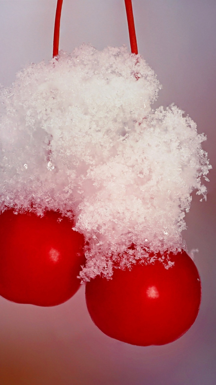 Red Balloon With White Clouds. Wallpaper in 720x1280 Resolution