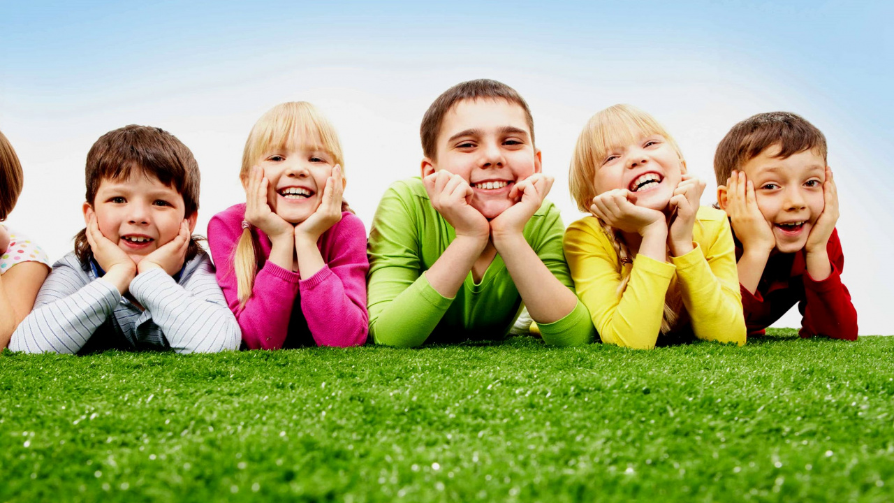 Famille, Enfant, Amusement, L'expression du Visage, Pelouse. Wallpaper in 1280x720 Resolution