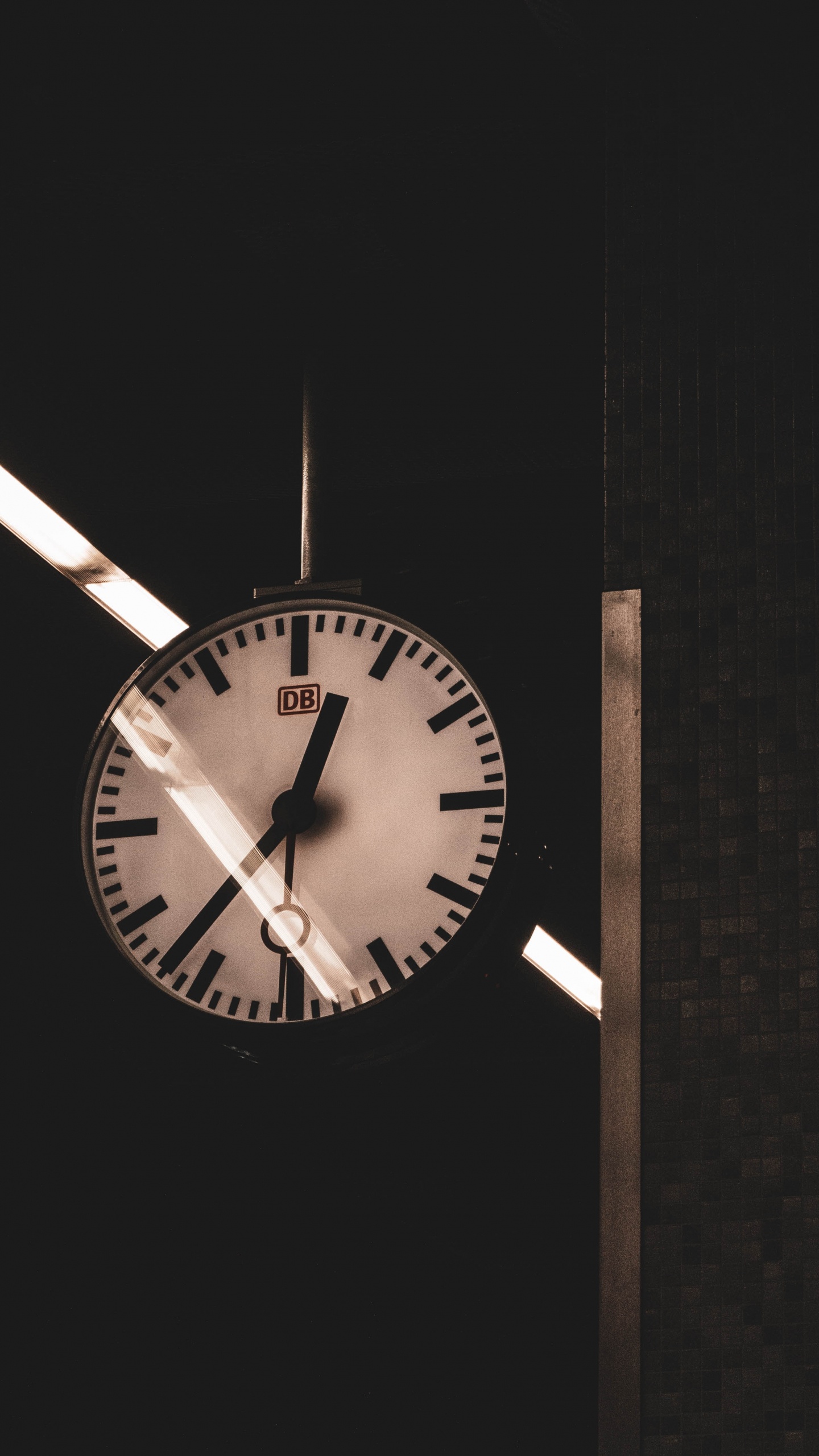 Schwarz-weiße Analoge Uhr. Wallpaper in 1440x2560 Resolution