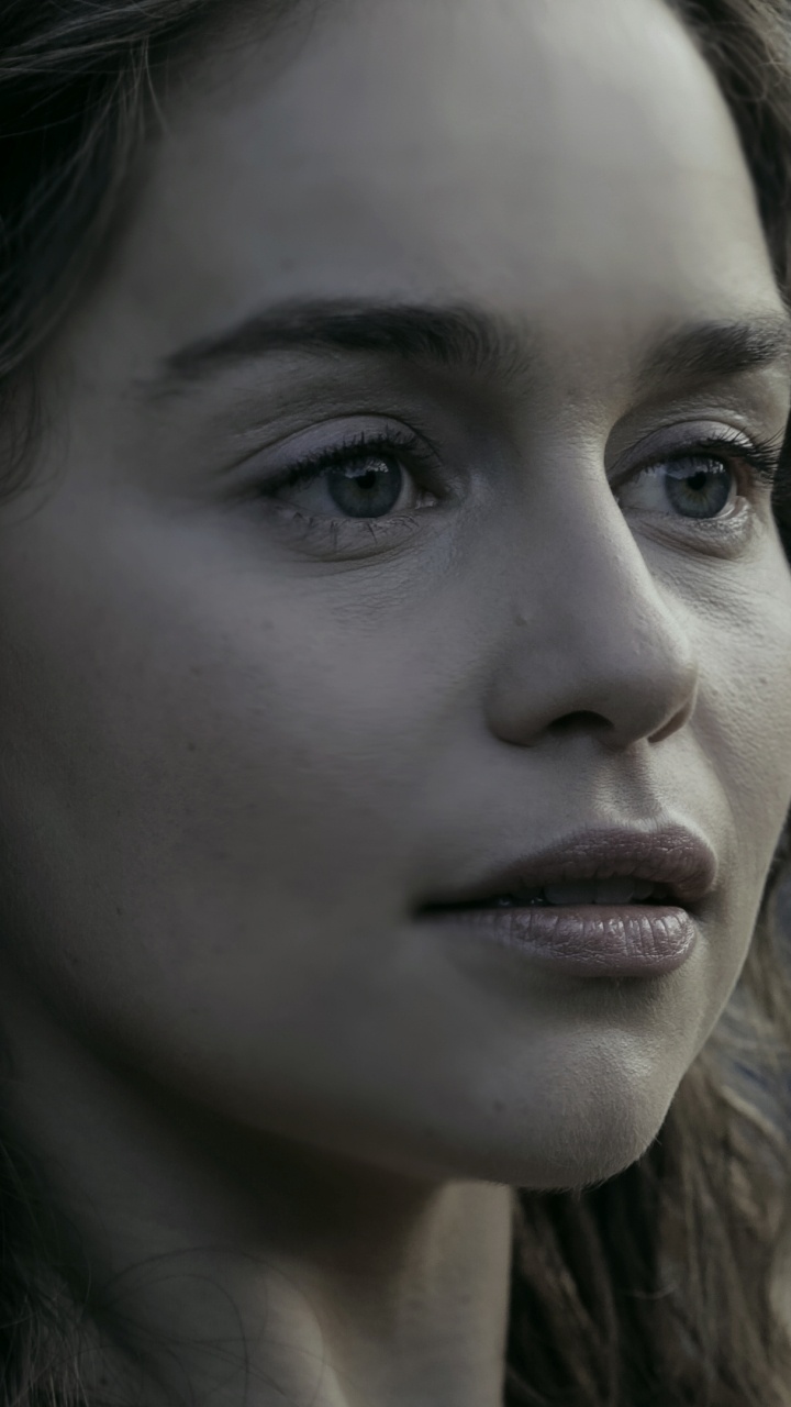 Woman With Black Hair and Black Eyes. Wallpaper in 720x1280 Resolution