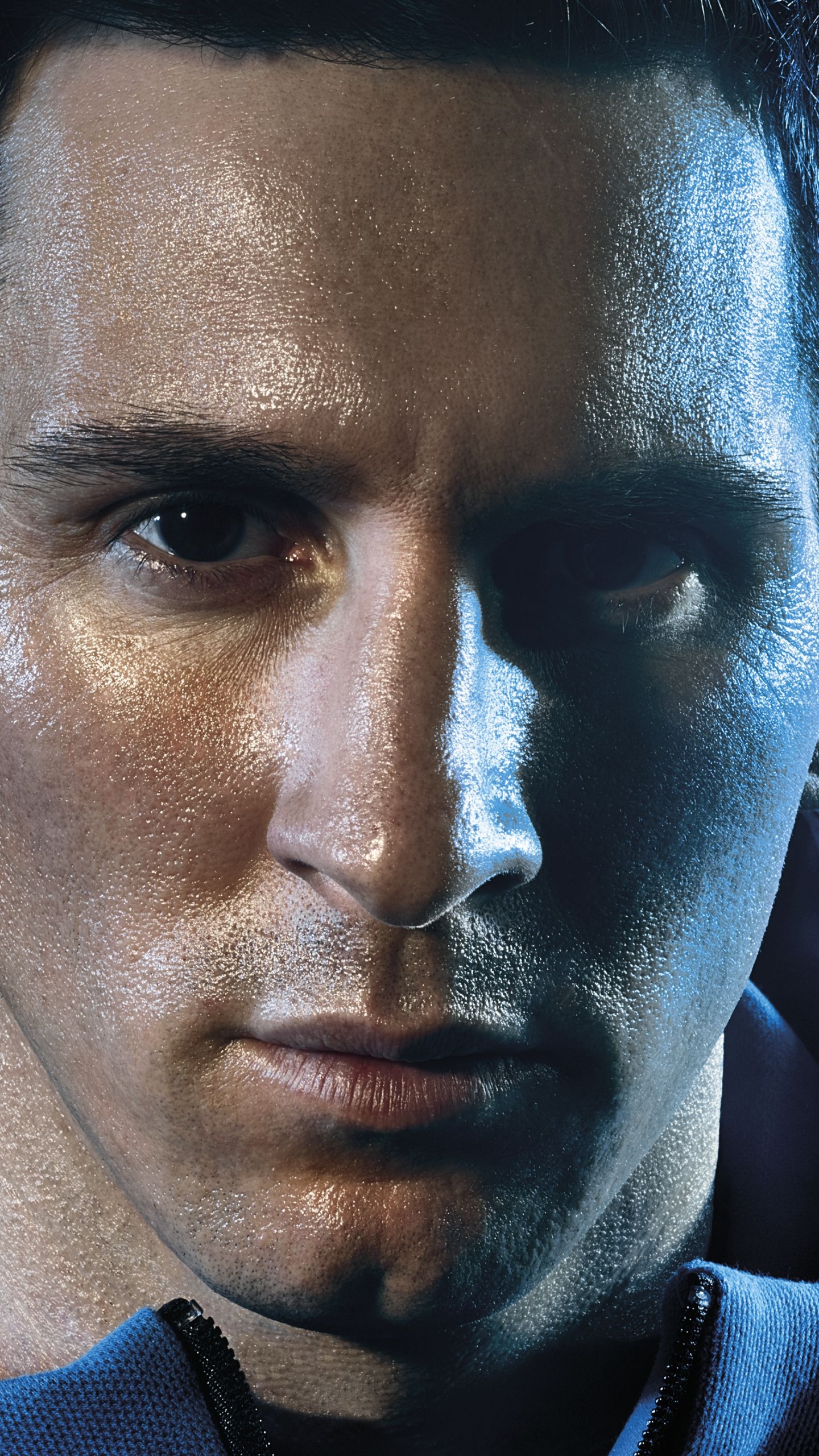 Homme en Sweat à Capuche Bleu et Blanc. Wallpaper in 1440x2560 Resolution