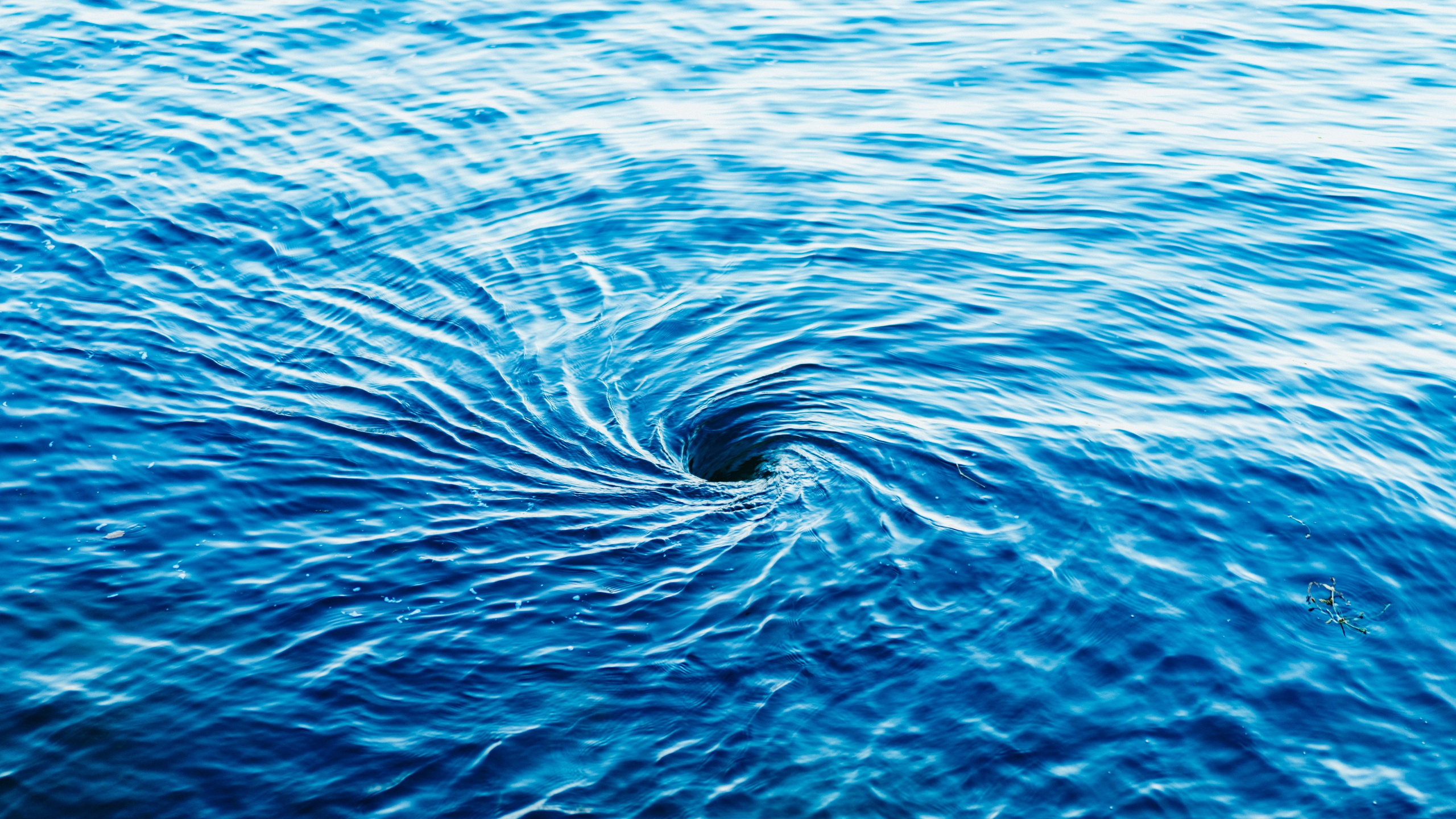 Tornado im Ozean, Wasser, Vater Ozean, Vater Ocean Ben Bhmer Remix, Trichter. Wallpaper in 2560x1440 Resolution