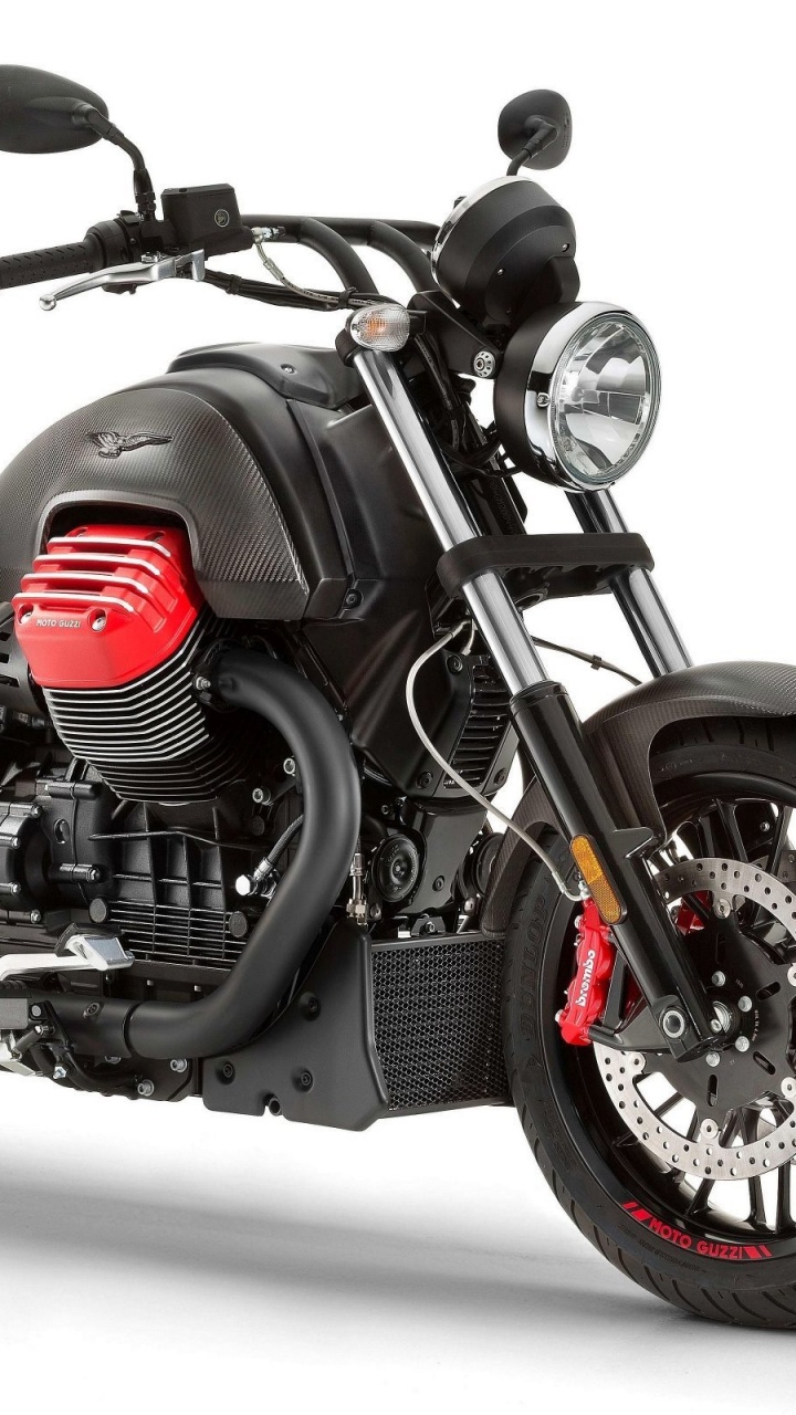 Schwarz-rotes Cruiser-Motorrad. Wallpaper in 720x1280 Resolution
