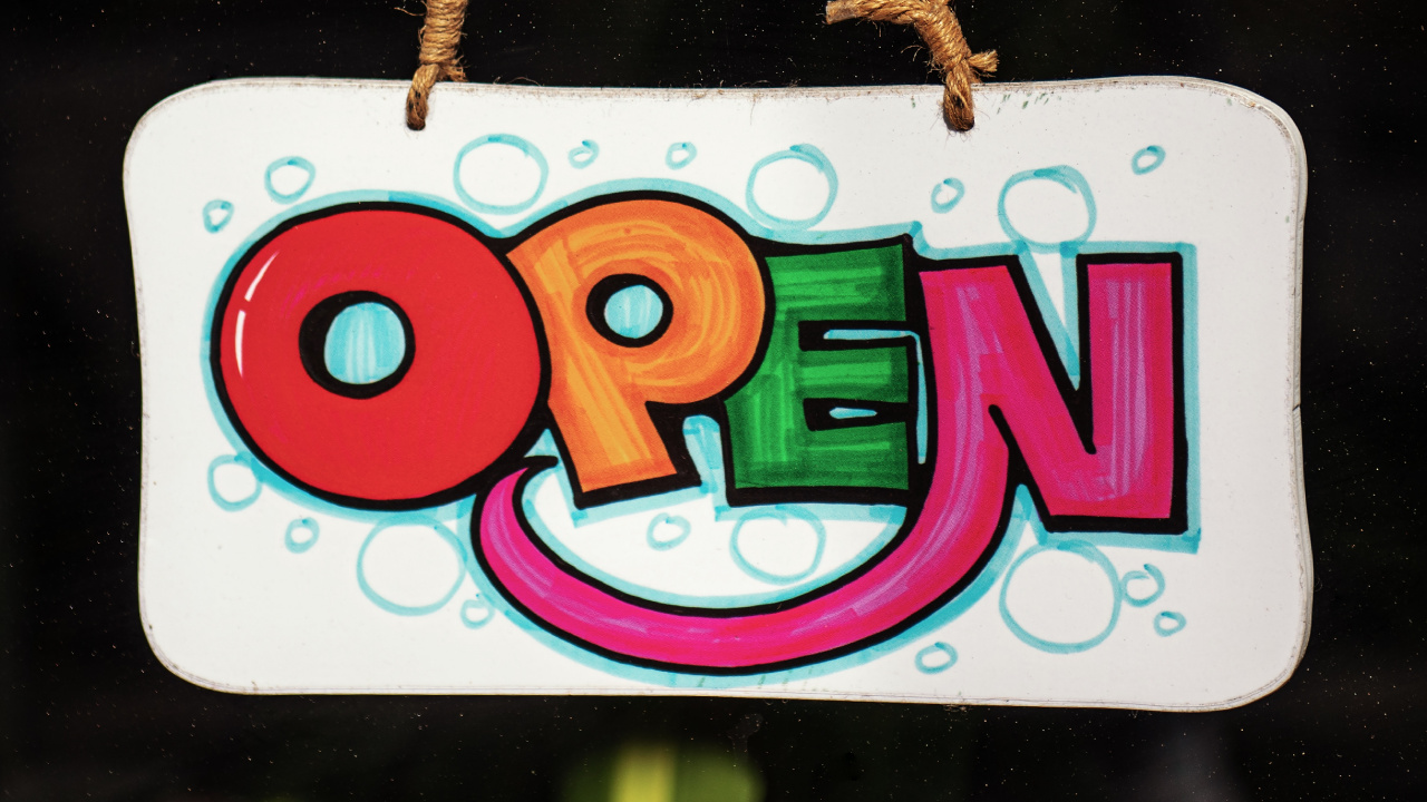 Weiße Und Pinke Iphone Hülle Mit Eulendruck. Wallpaper in 1280x720 Resolution